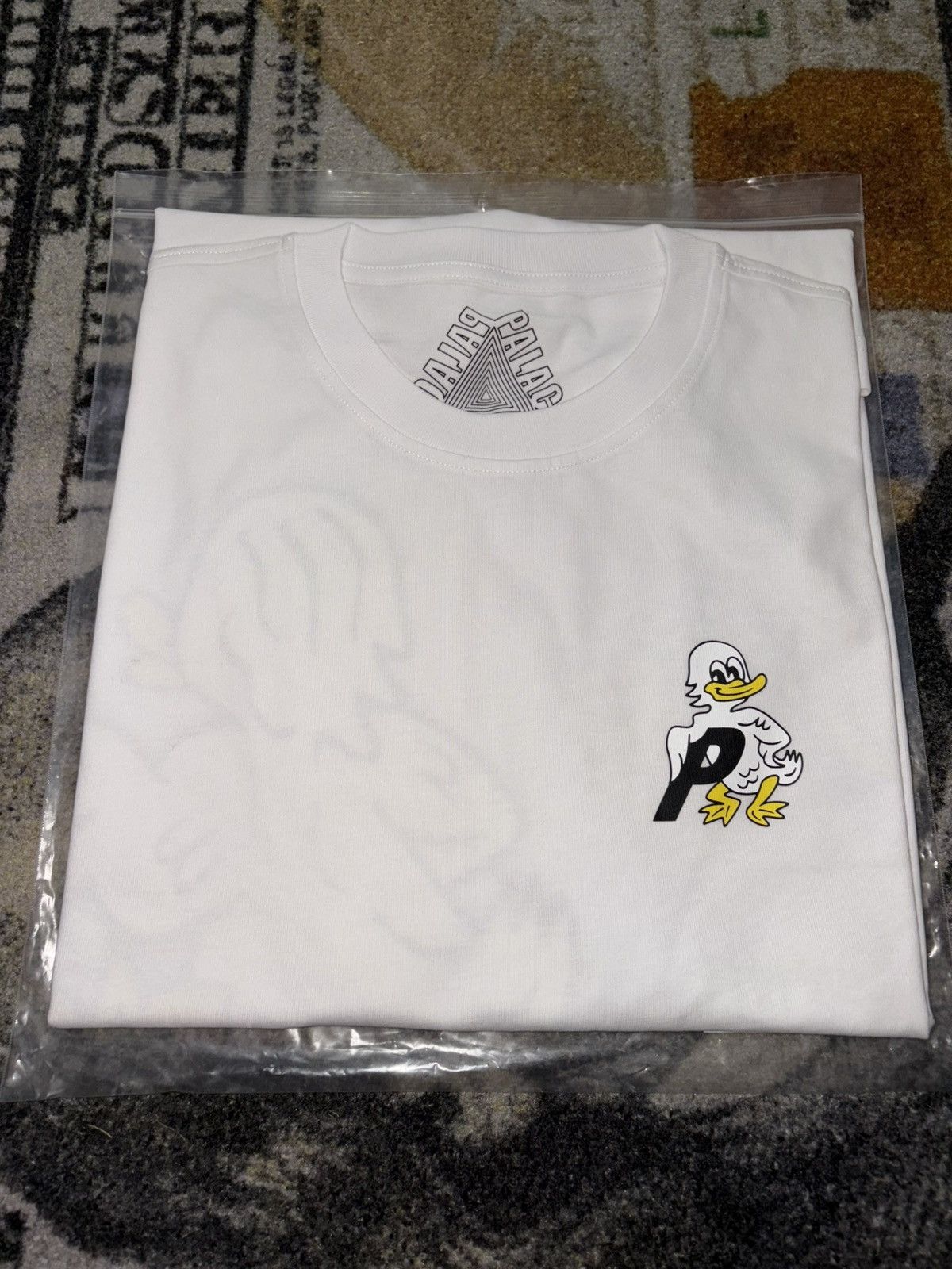 Palace Palace Duck Off T-Shirt Size US XL / EU 56 / 4 - 1 Thumbnail