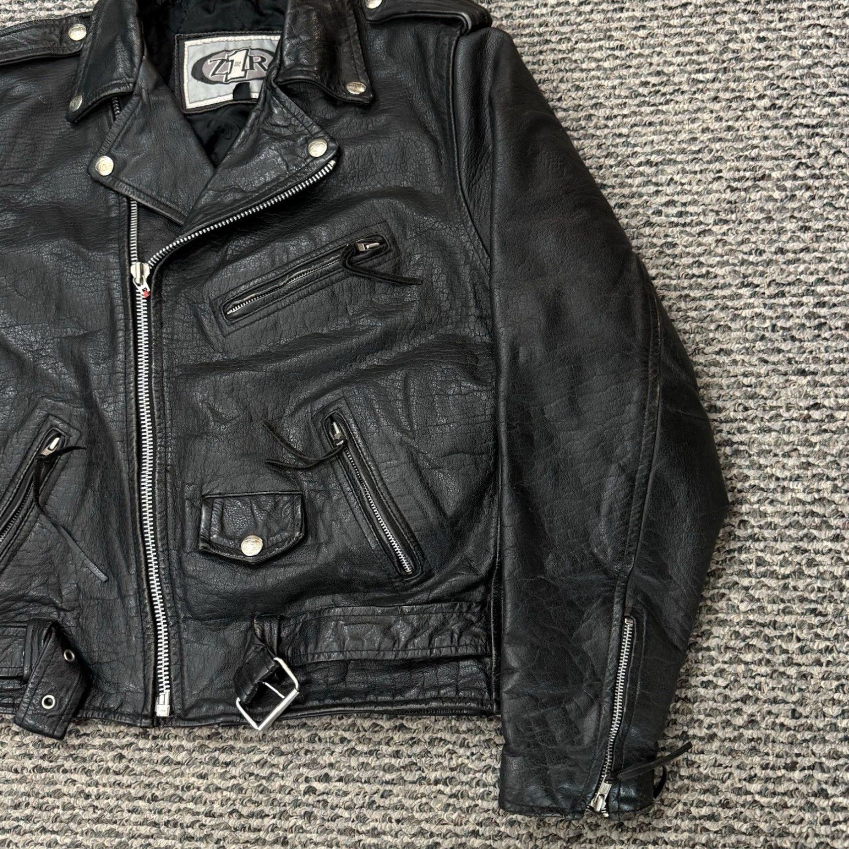 Vintage VINTAGE Z1R Jacket Men 48 Black Leather Motorcycle Biker 90s D Pocket Outdoor Zip Belted Zipper Full Zip Band Collar Mens Jacket Size US M / EU 48-50 / 2 - 5 Thumbnail