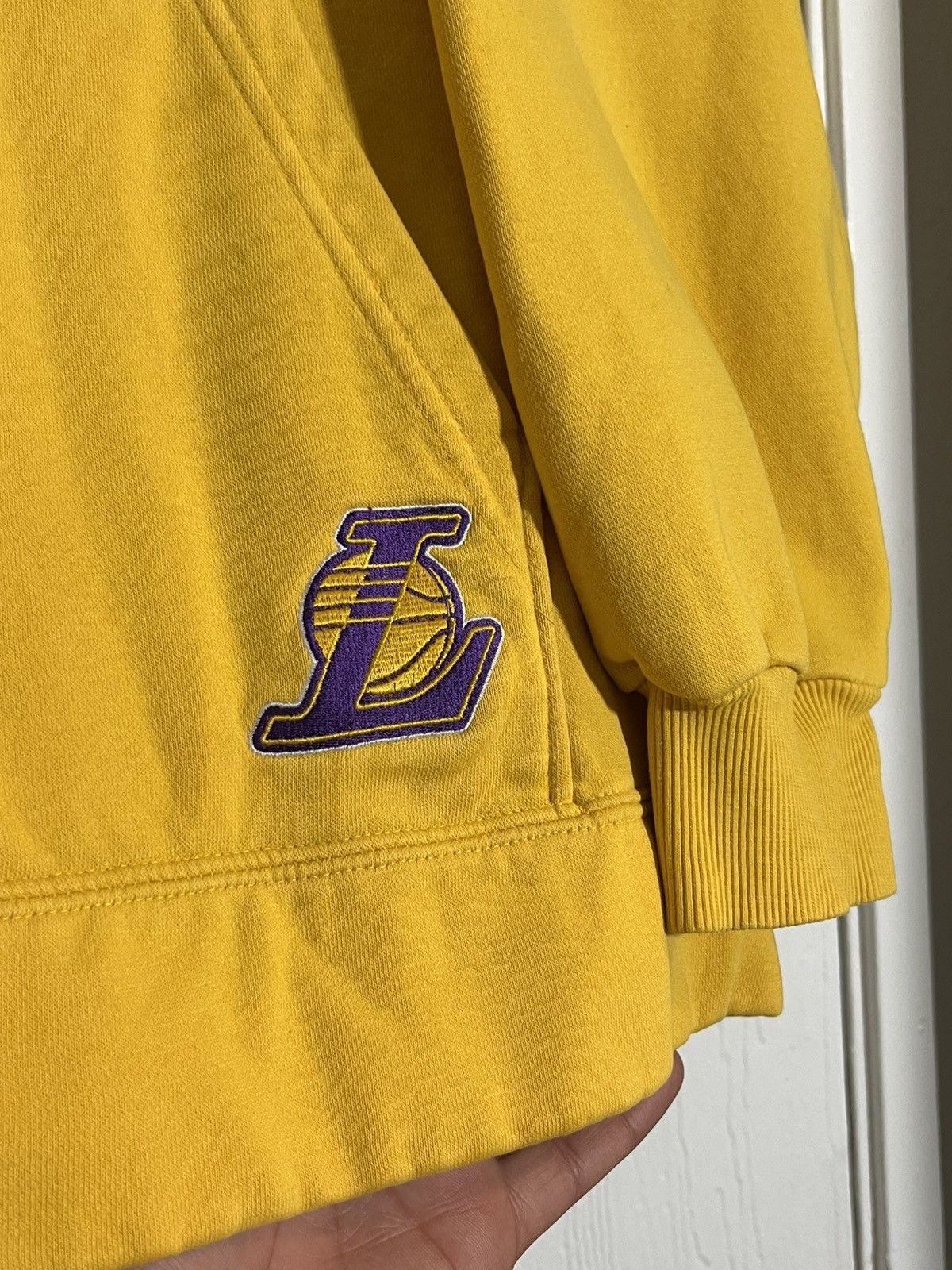 NBA Vintage Nike Los Angeles Lakers Center Swoosh Hoodie 2XL Size US XXL / EU 58 / 5 - 4 Thumbnail