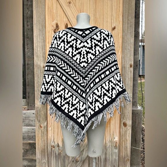 Style & Co Style & Co Black White Cotton Aztec Fringe Poncho~OS~NWT Size ONE SIZE - 3 Thumbnail