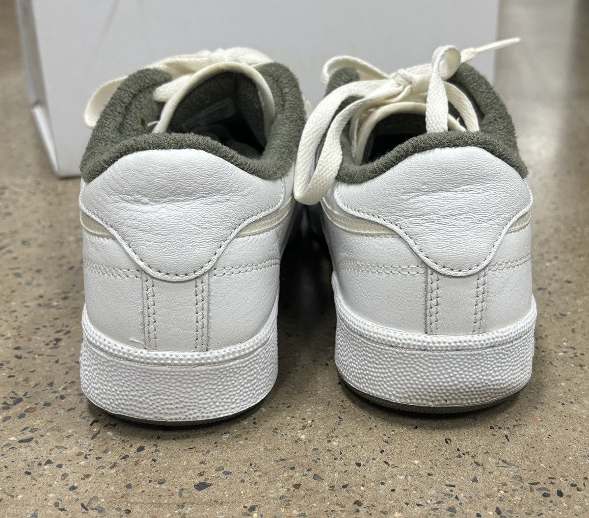 JJJJound × Reebok Reebok Club C JJJJound White Olive Size US 8.5 / EU 41-42 - 8 Thumbnail
