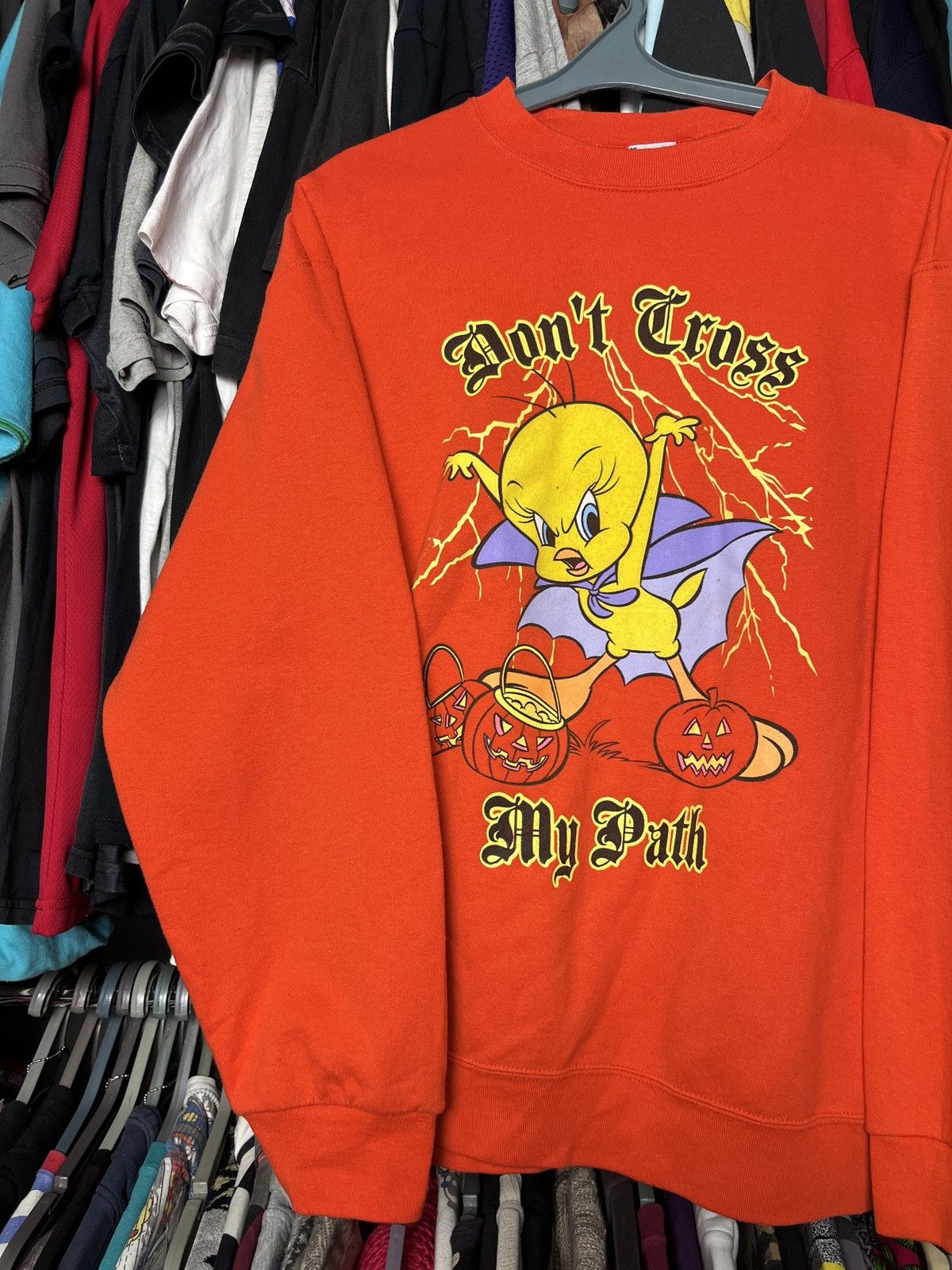 Vintage × Warner Bros 90s TWEETY HALLOWEEN DON'T CROSS MY PATH SWEATSHIRT - 1326 Size US L / EU 52-54 / 3 - 2 Thumbnail