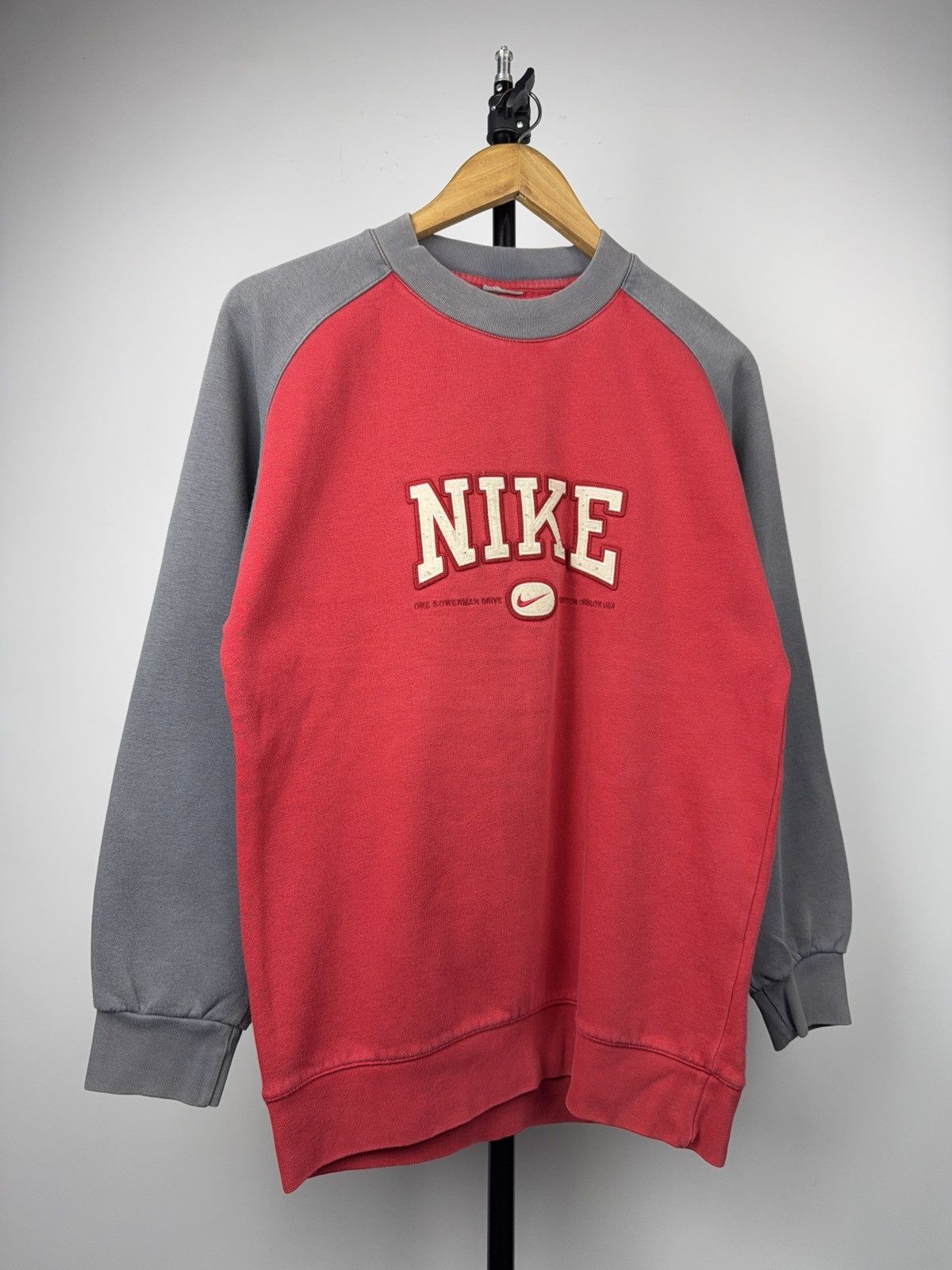 Nike ❤️‍🔥 Nike Vintage Faded Raglan Embroidered Crewneck Sweatshirt Size US S / EU 44-46 / 1 - 1 Thumbnail