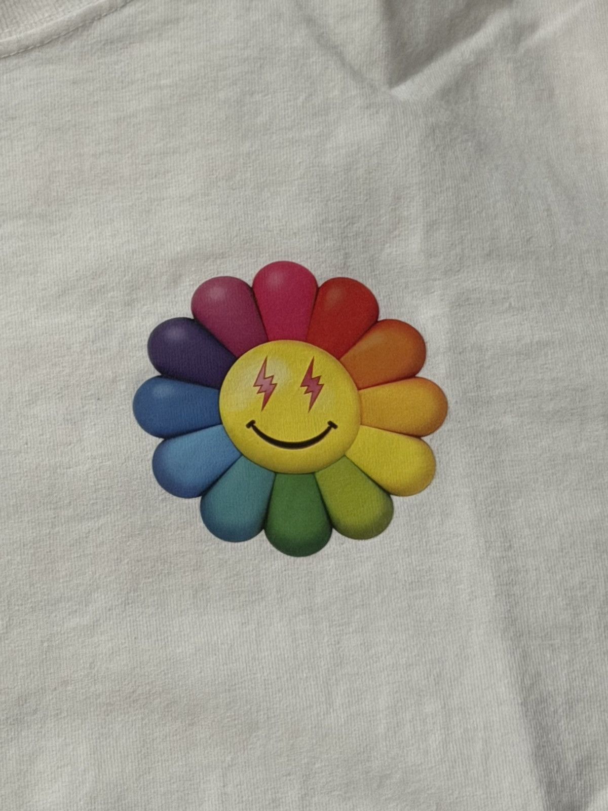 Takashi Murakami Takashi Murakami-J Balvin Tee. White used worn once. Colores Size US L / EU 52-54 / 3 - 3 Thumbnail
