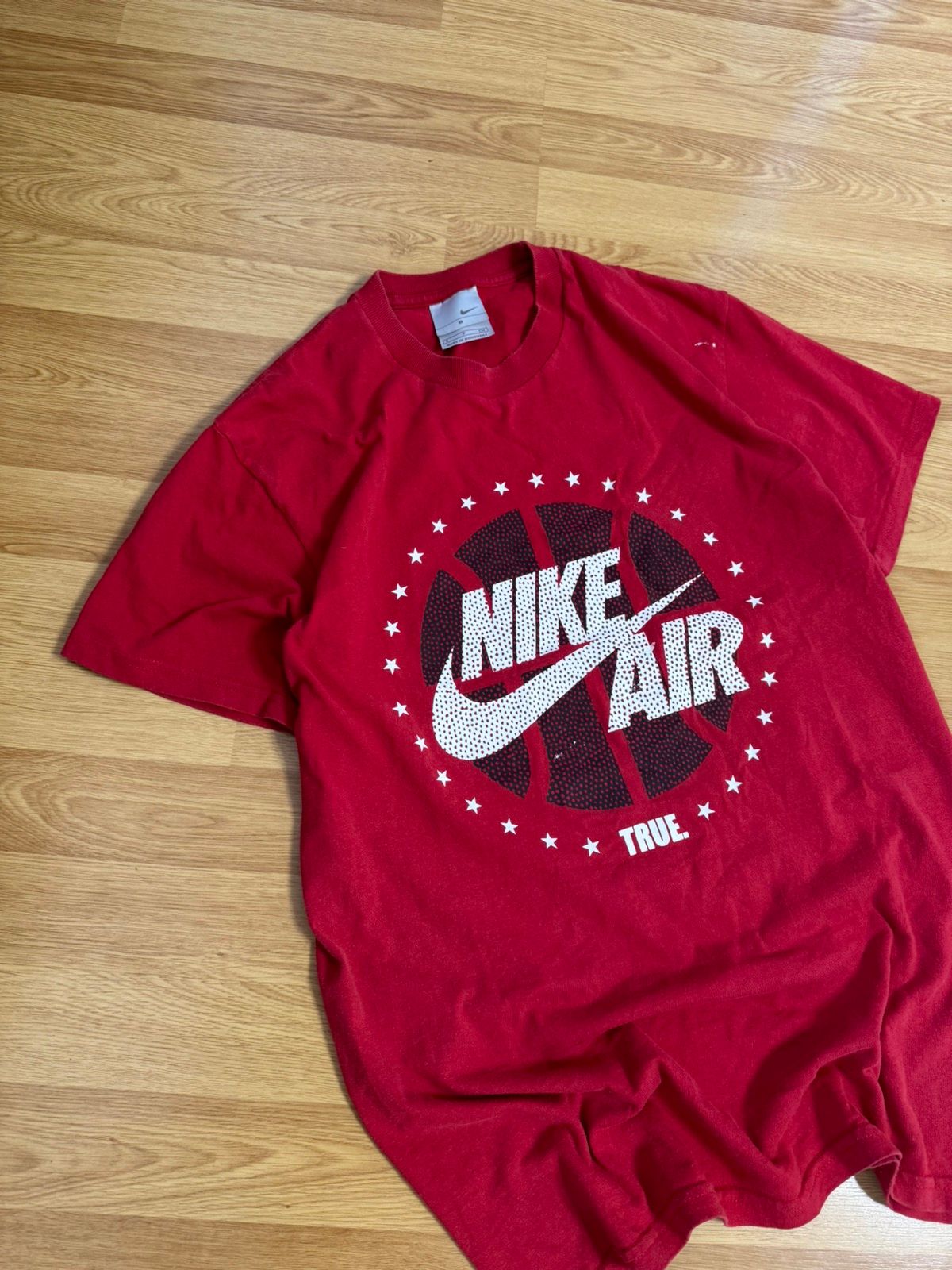 Nike Vintage 90s Nike Streetwear Air True. Red Tee Size US M / EU 48-50 / 2 - 4 Thumbnail