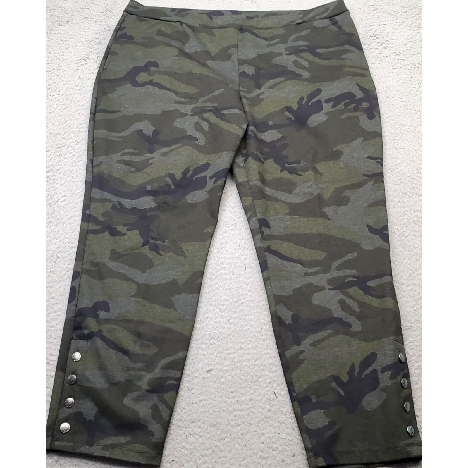 Vintage Susan Graver Pants Womens XL Multi Camouflage Ankle Button Straight Leg Pull On Size 40" / US 18 - 2 Thumbnail