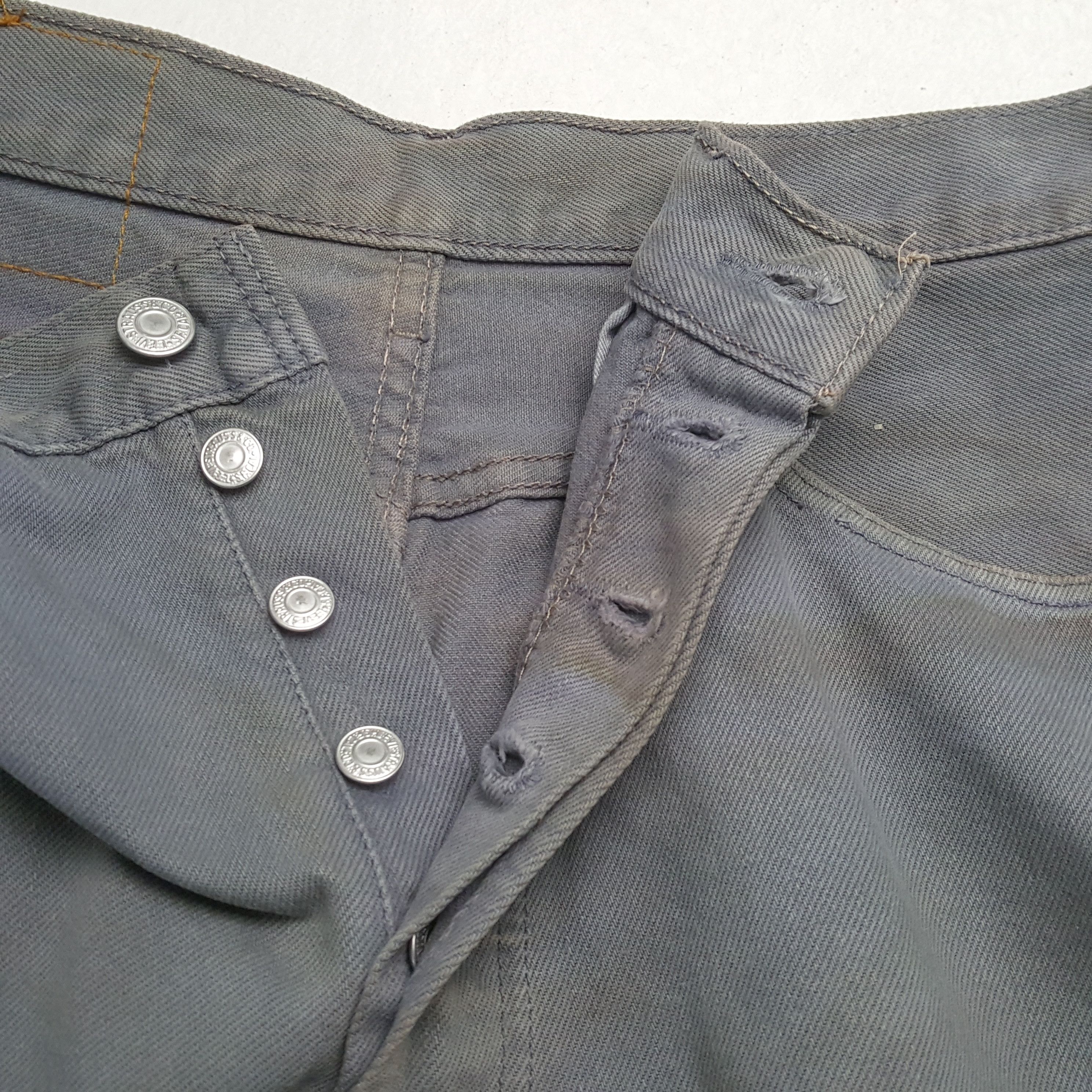 Levi's × Levi's Vintage Clothing × Vintage Vintage LEVI'S 501 American Brand Style Grey Jeans Pants Size US 29 - 12 Thumbnail