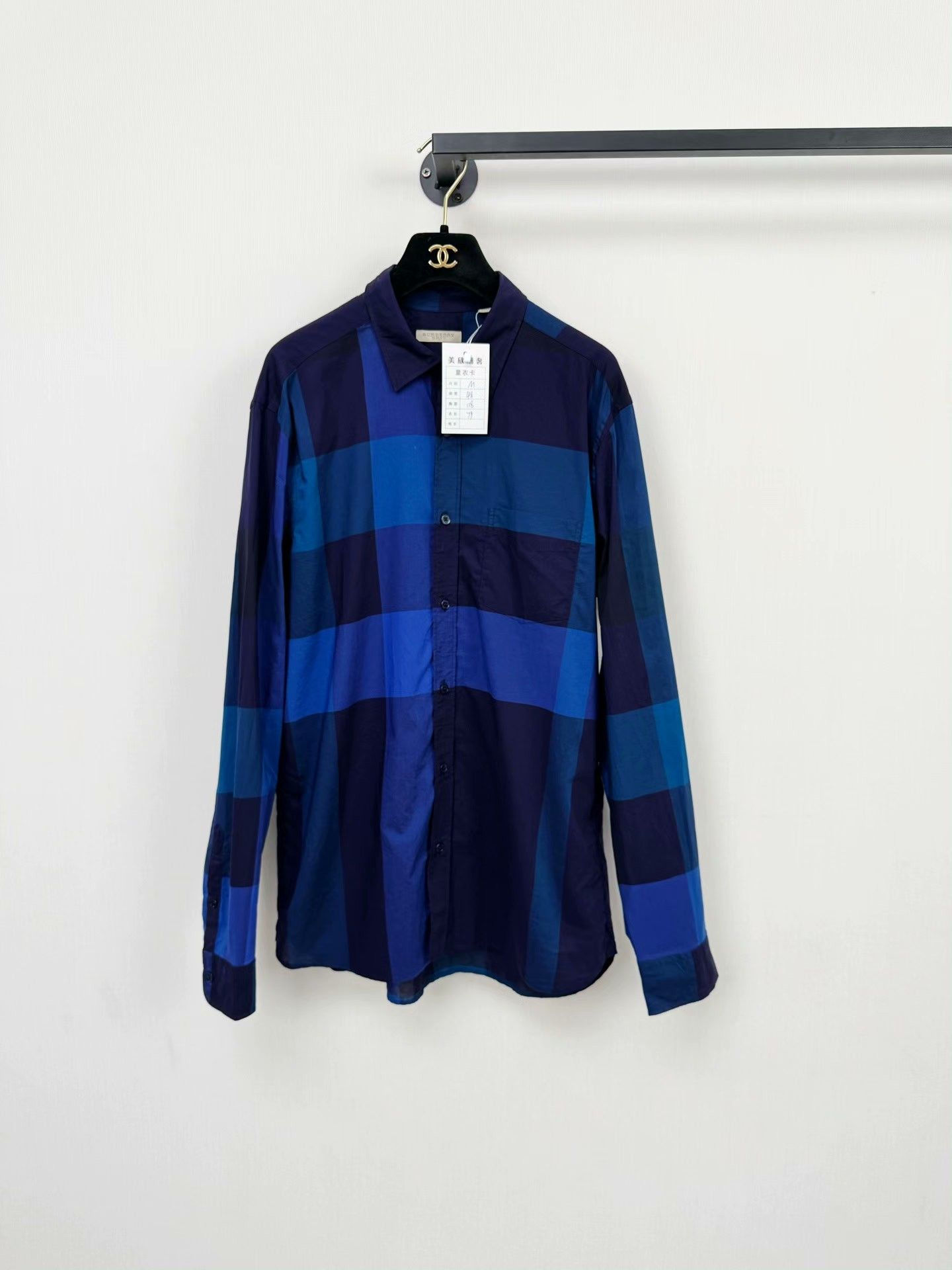 Burberry Burberry M Size Gently Used Shirt Size US M / EU 48-50 / 2 - 1 Thumbnail