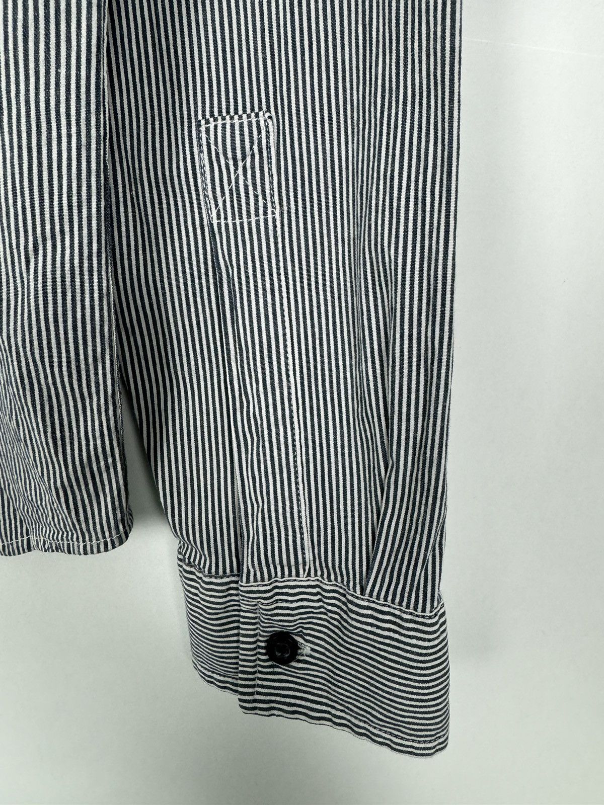 Calvin Klein Mens Calvin Klein Jeans Y2K Slim Fit Striped Button Up Shirt Size US L / EU 52-54 / 3 - 9 Thumbnail