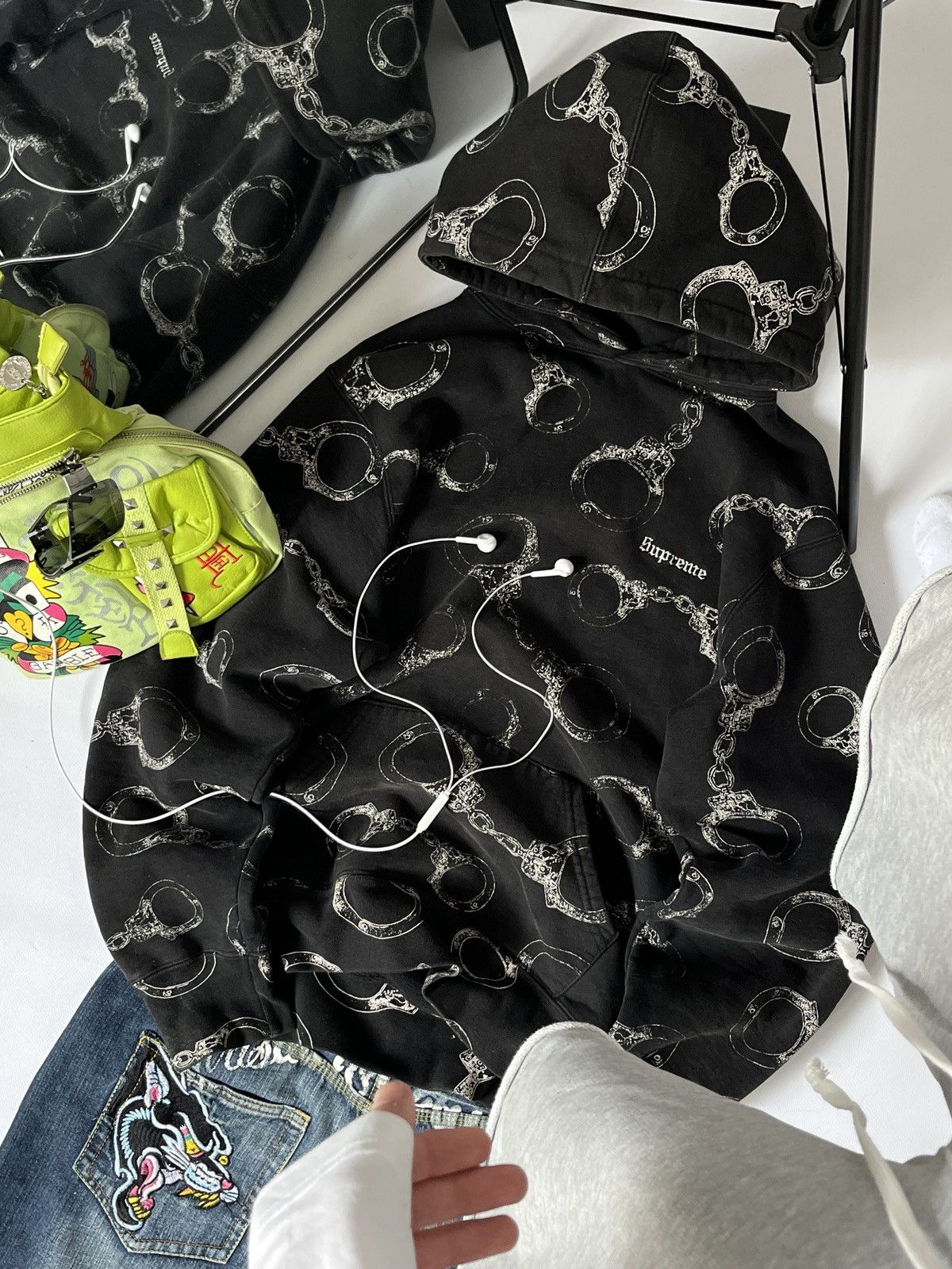 Supreme Supreme Handcuffs Hoodie FW17 Size US L / EU 52-54 / 3 - 1 Thumbnail