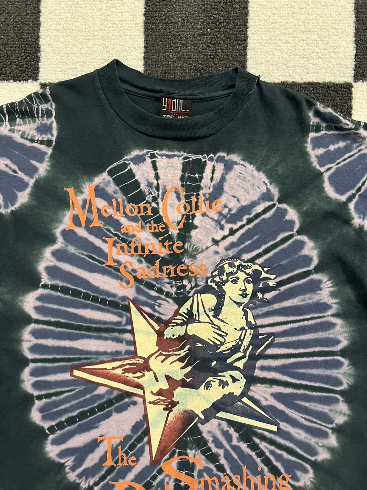 Vintage Vintage 1996 Smashing Pumpkins Tie Dye Tee Size US M / EU 48-50 / 2 - 2 Thumbnail