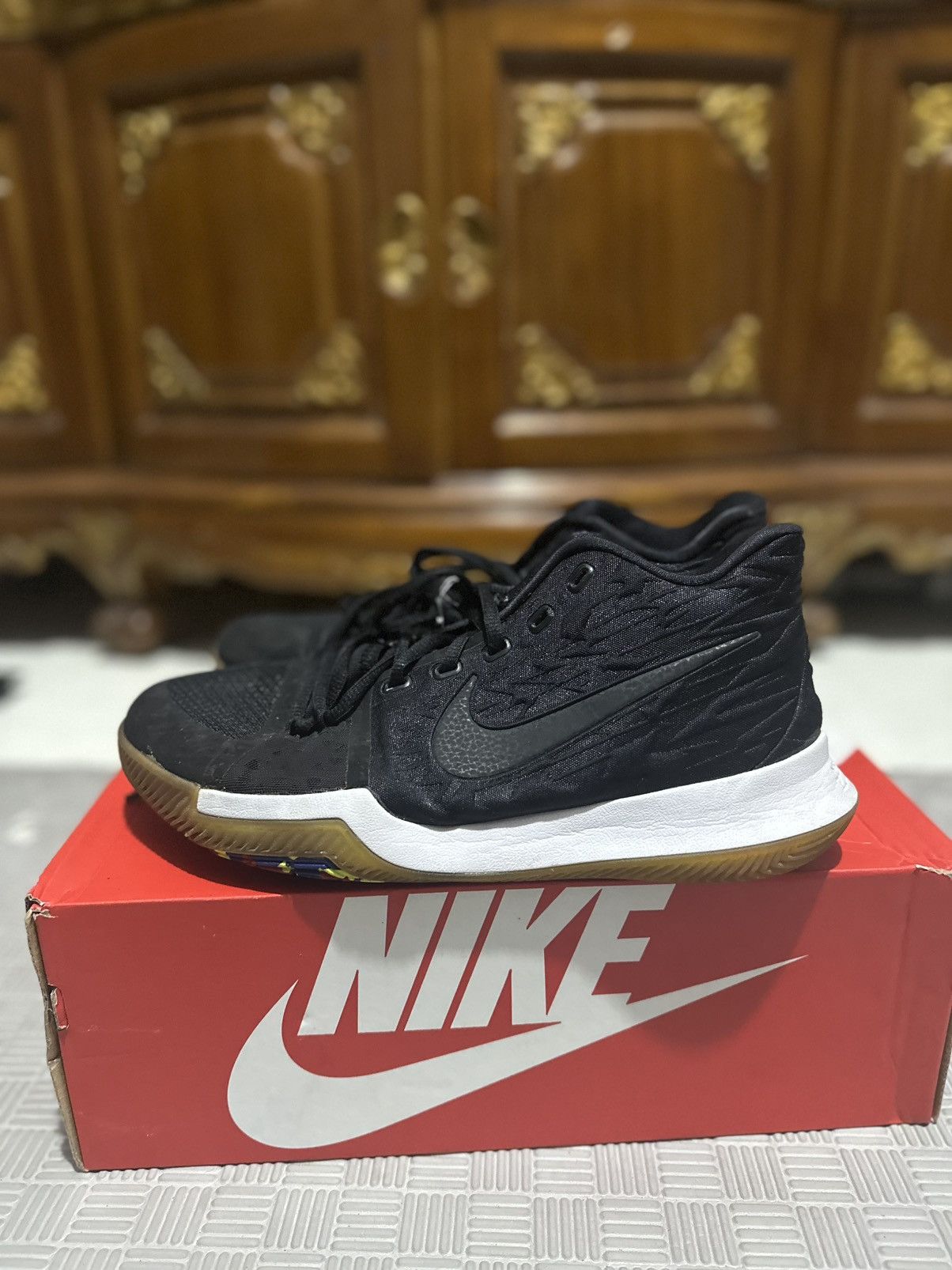 Nike Kyrie 3 Black MultiColor Size US 9 / EU 42 - 2 Thumbnail