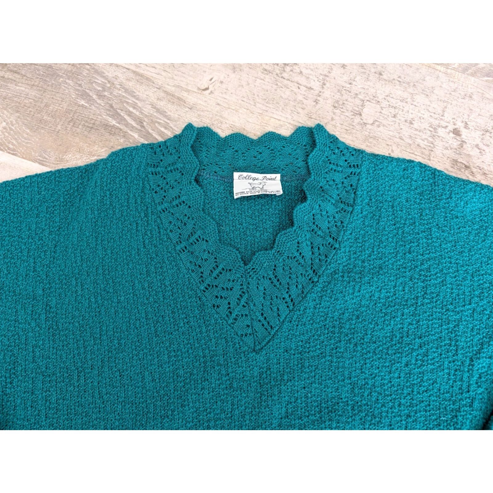 Vintage VINTAGE 70s College Point Sweater Womens L Blue Textured V-Neck Pullover Made in USA Aran Lightweight Size L / US 10 / IT 46 - 2 Thumbnail