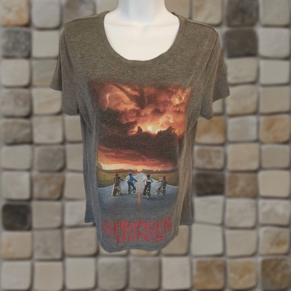 Vintage Stranger Things T Shirt Womens L Gray Short Sleeve Graphic Tee Size L / US 10 / IT 46 - 1 Thumbnail