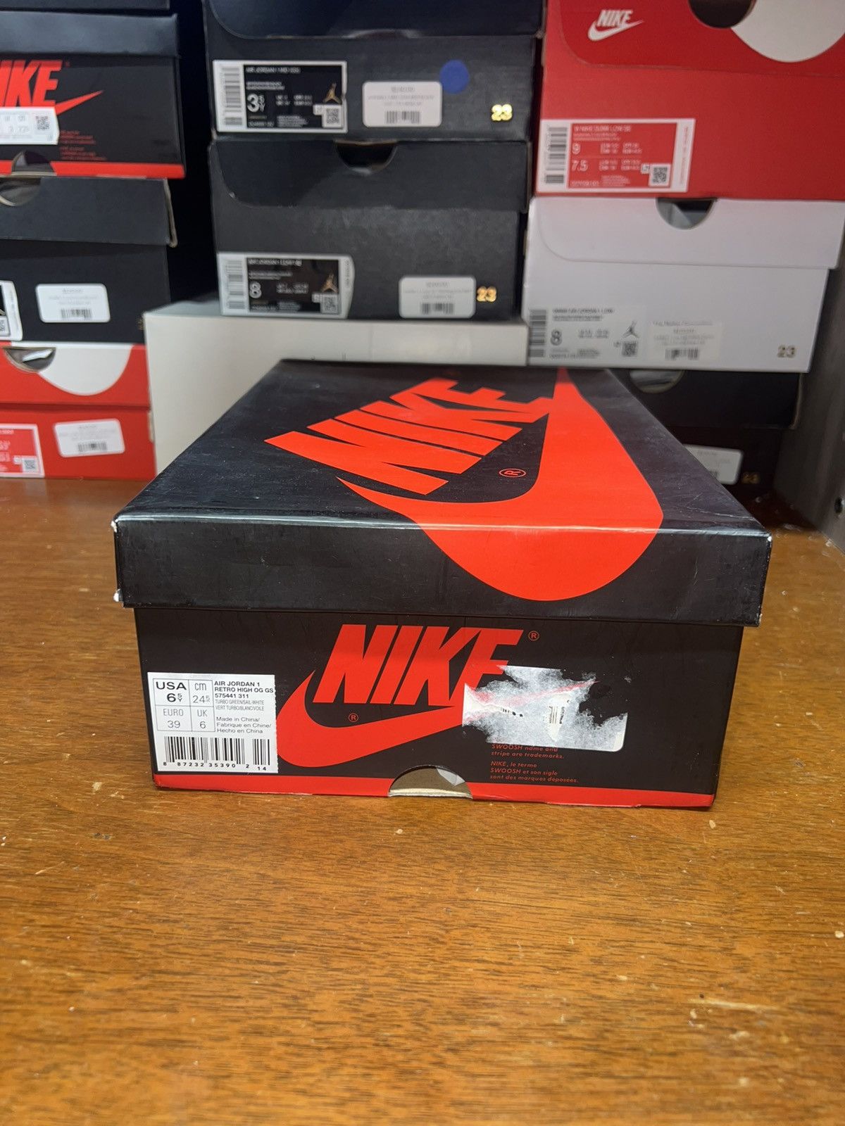 Nike Air Jordan 1 Retro High OG GS Turbo Green size 6.5Y Size US 6.5 / EU 39-40 - 10 Thumbnail