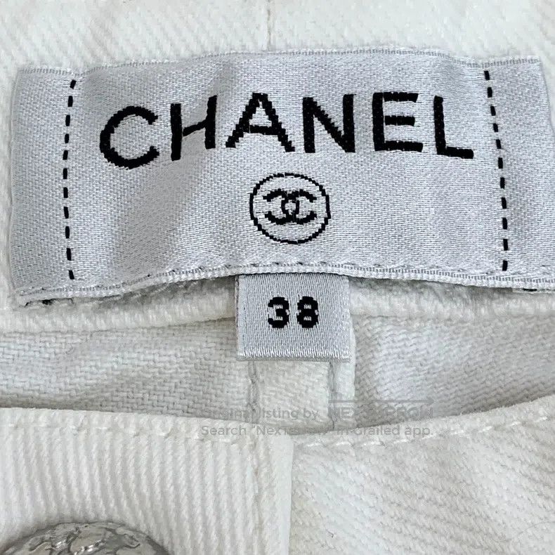 Chanel Chanel White sequin stitched cotton casual five-point trou Size 25" / US 0 / IT 36 - 5 Thumbnail
