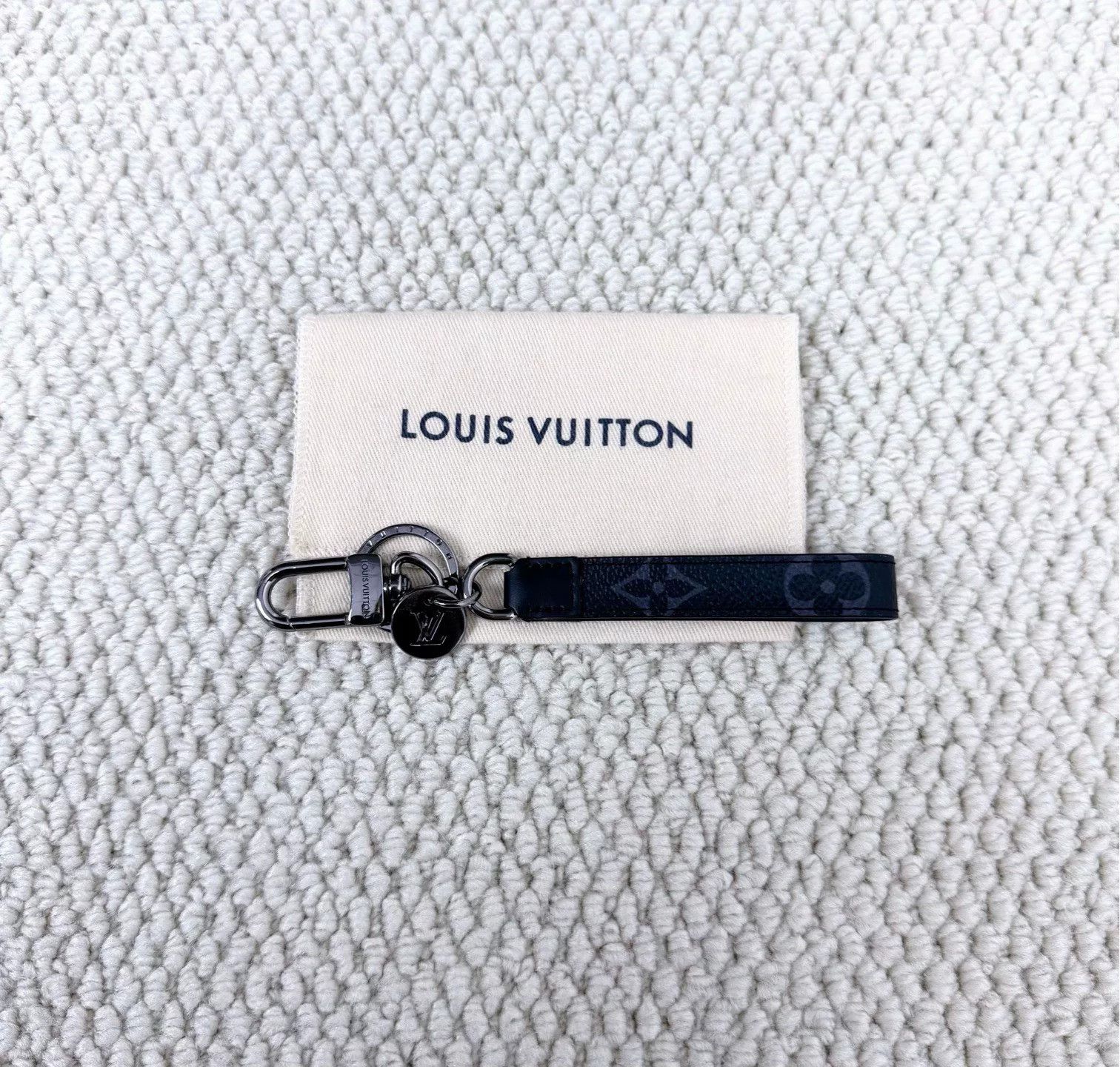 Louis Vuitton Louis Vuitton Monogram Keychain Size ONE SIZE - 1 Thumbnail