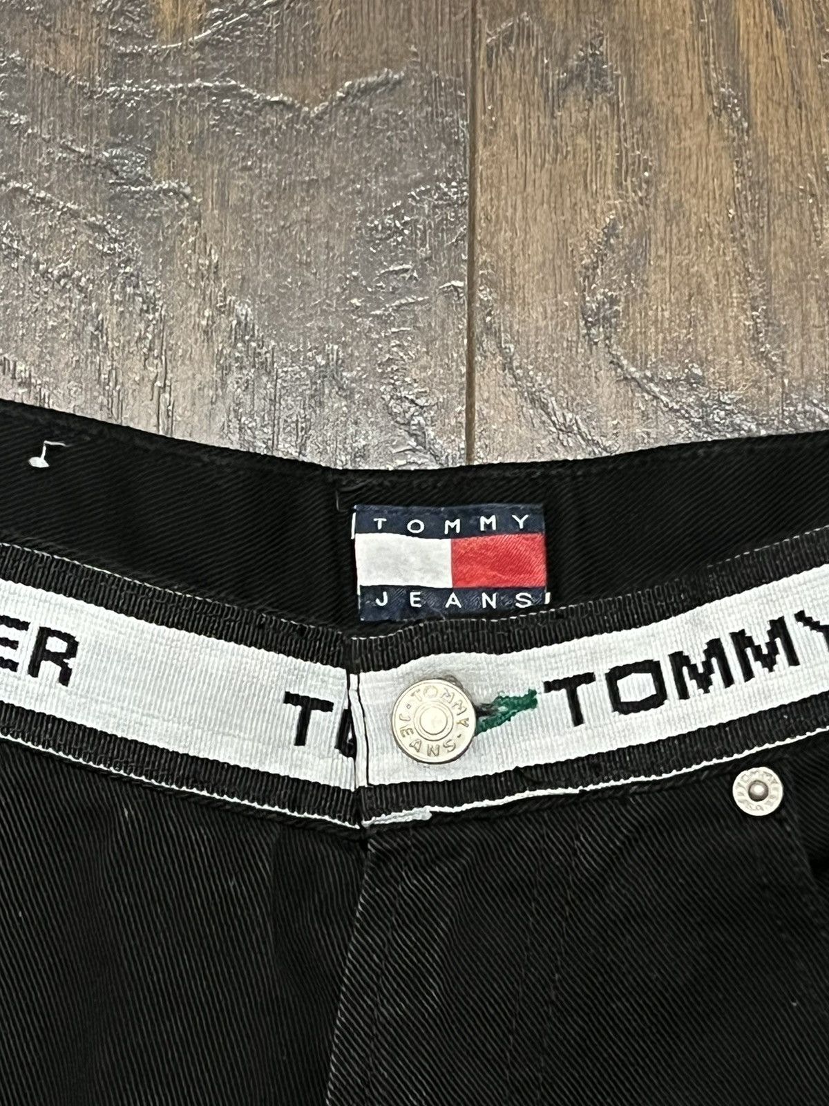 Tommy Hilfiger Tommy Hilfiger Jorts Size US 29 - 2 Thumbnail