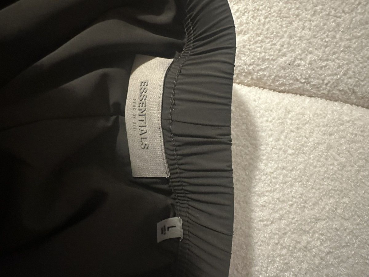 Essentials × Fear of God Fear of God Essentials Nylon Joggers Size US 32 / EU 48 - 4 Thumbnail