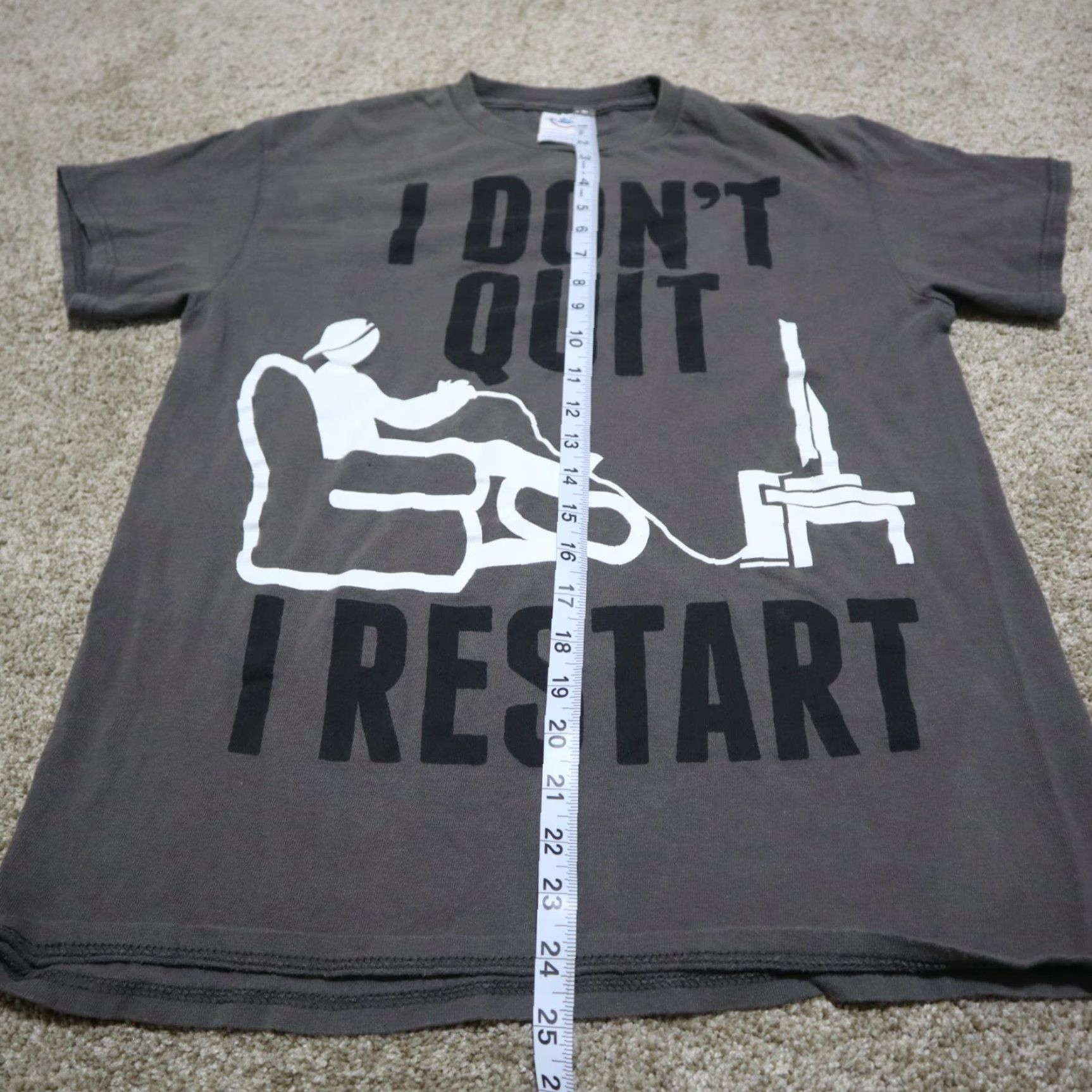 Delta I DON'T QUIT I RESTART Gray T-Shirt SS Gaming Crewneck Men's Size S Small Shirt Delta Gray Gaming Humor 90s Mens Size US S / EU 44-46 / 1 - 5 Thumbnail