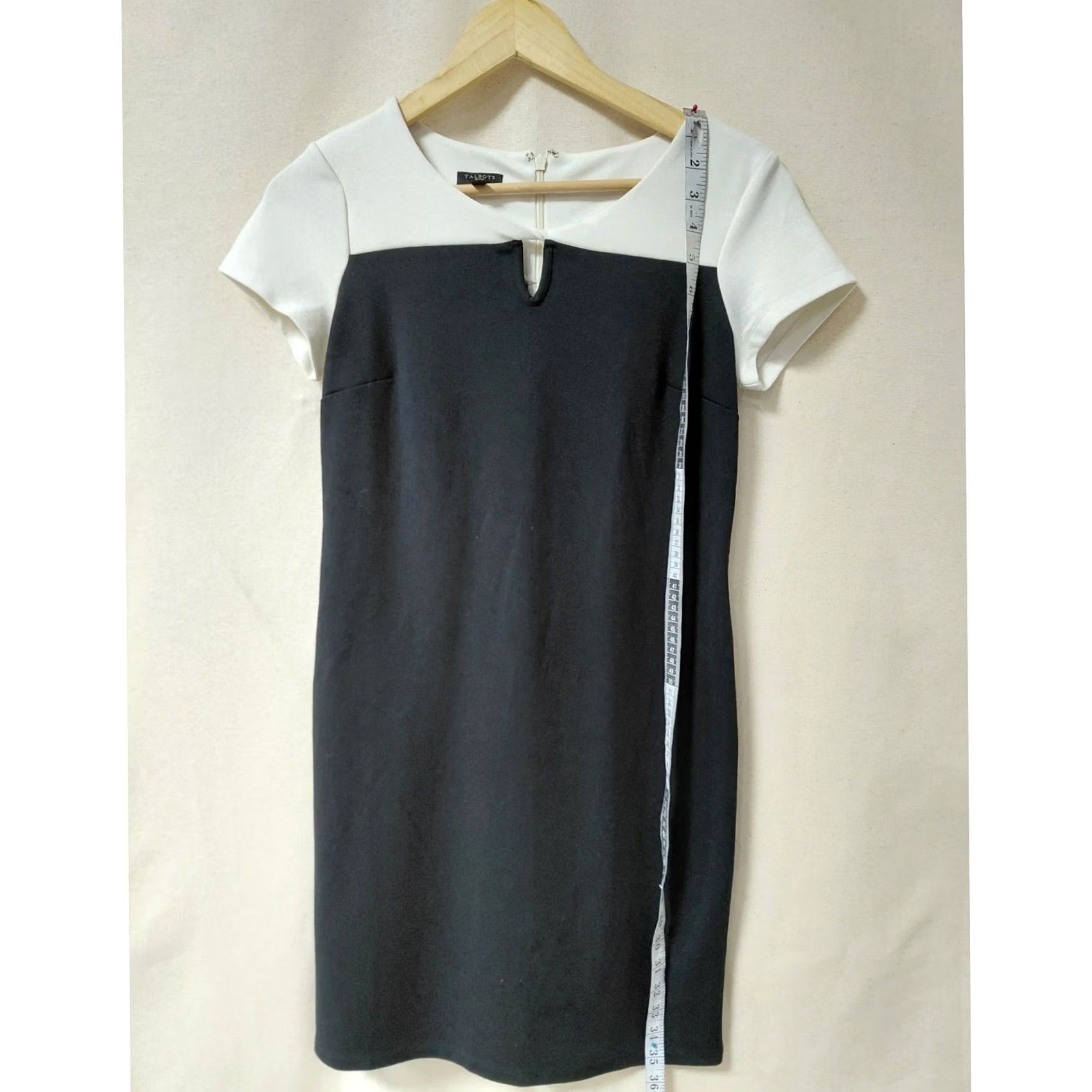 Talbots TALBOTS PETITES Dress Size 2P Black and White Short Sleeve Knee Length Solid Women Size 26" / US 2 / IT 38 - 5 Thumbnail