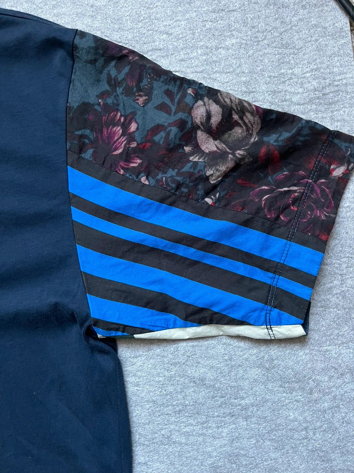 Dries Van Noten Dries Van Noten T-Shirt Size US XL / EU 56 / 4 - 5 Thumbnail