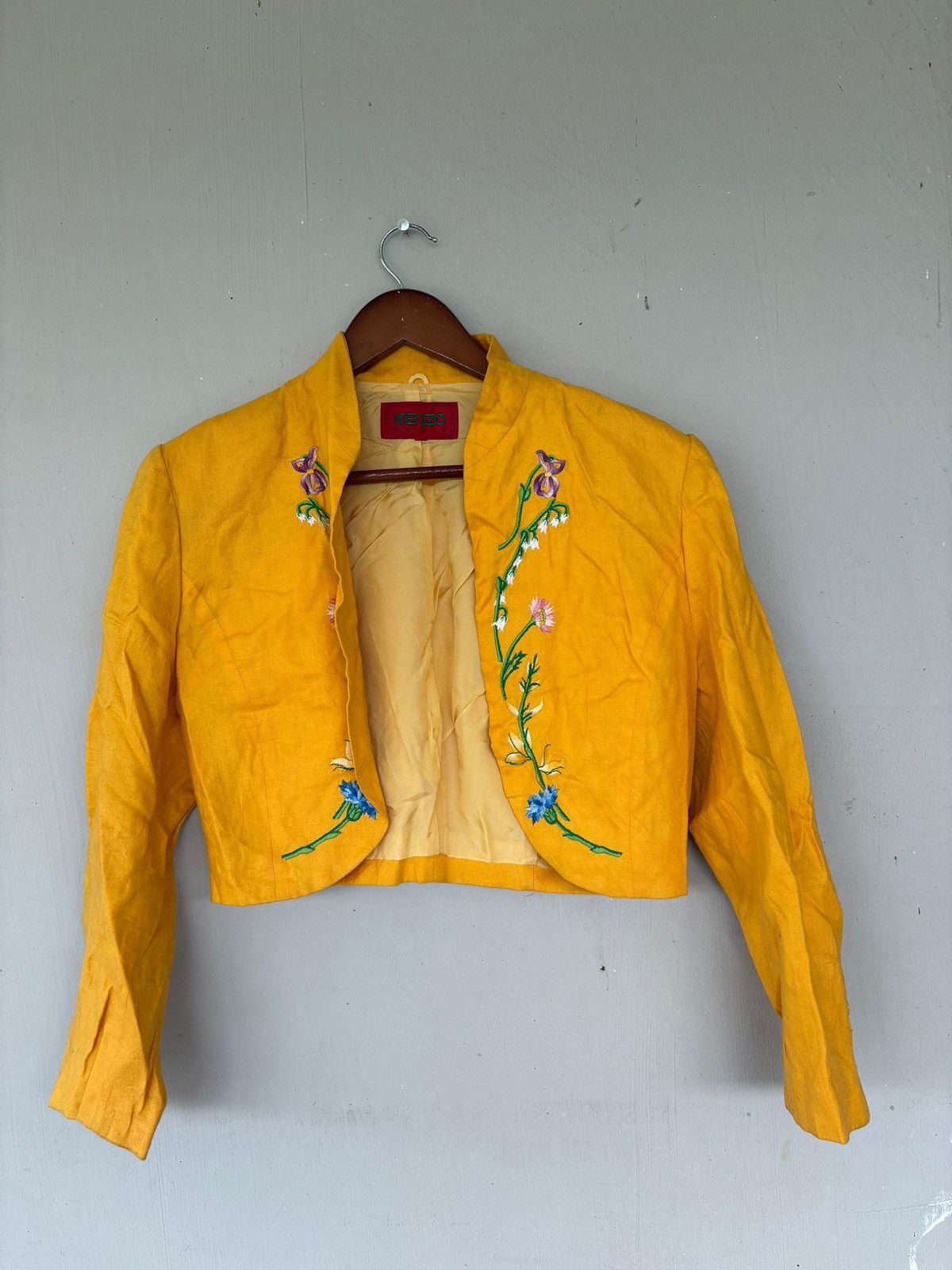 Kenzo Kenzo Cropped Jacket Embroidered Floral Design Buttonless Size US M / EU 48-50 / 2 - 1 Thumbnail