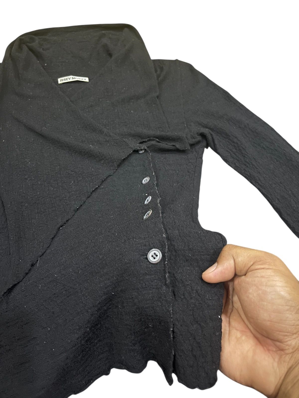 Issey Miyake ISSEY MIYAKE BUTTON UP LONG SLEEVE BLOUSE BLACK Size S / US 4 / IT 40 - 7 Thumbnail
