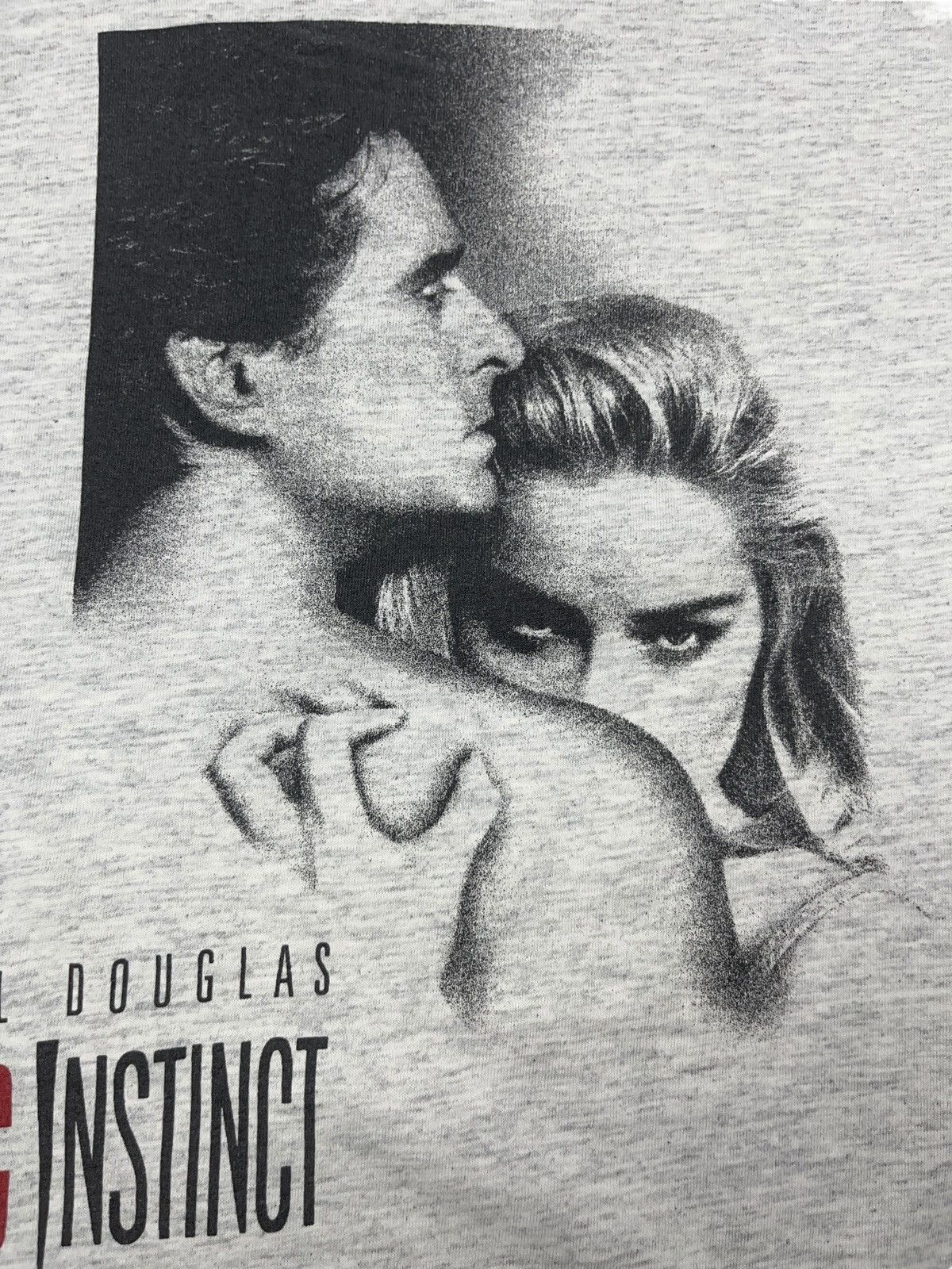 Vintage Vintage 90s Basic Instinct Movie Erotic Sharon Stone T-shirt Size US XL / EU 56 / 4 - 8 Thumbnail