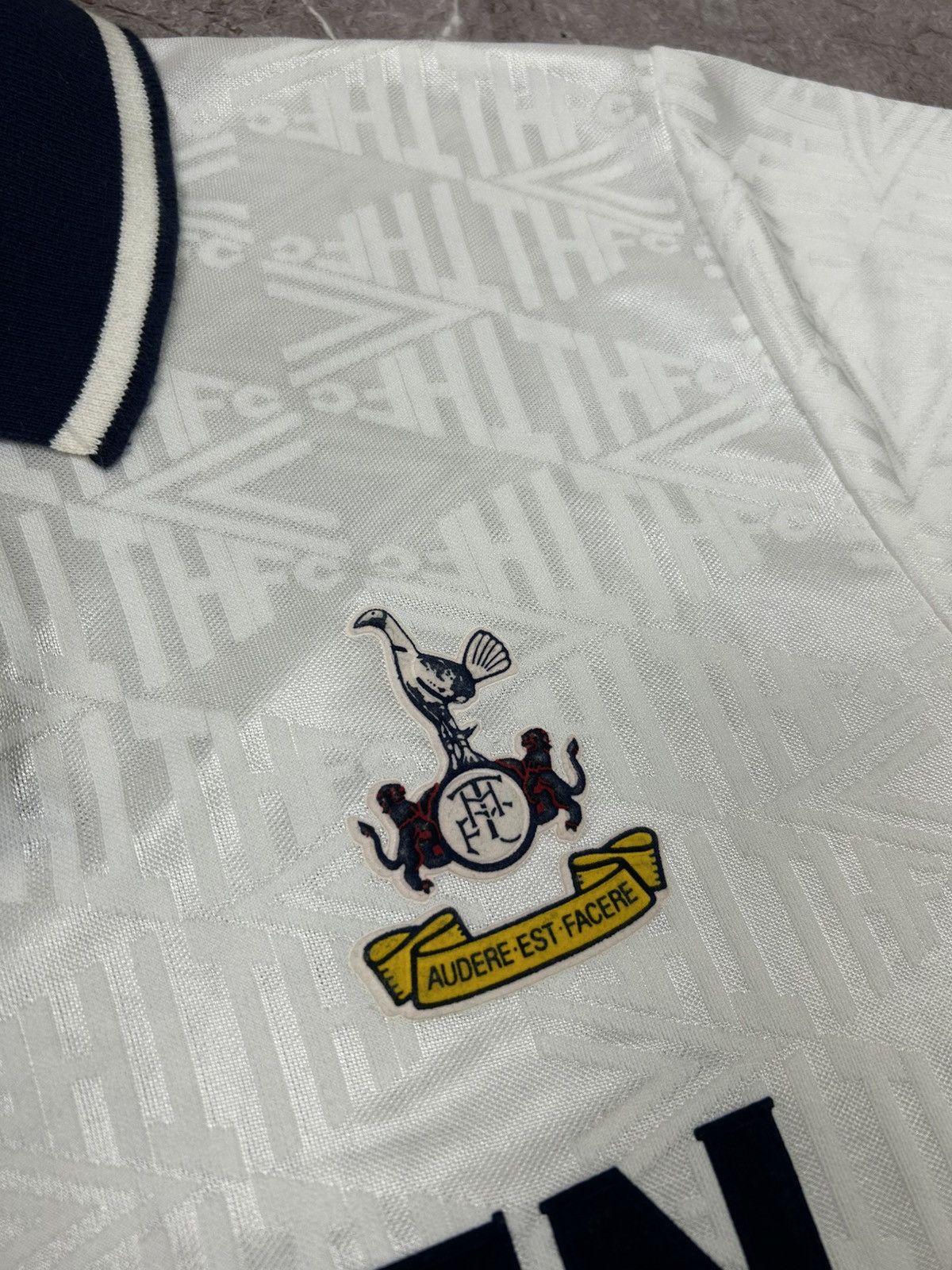 Umbro 1991-93 Tottenham Hotspur Umbro Home Jersey Shirt Mens Size US L / EU 52-54 / 3 - 9 Thumbnail
