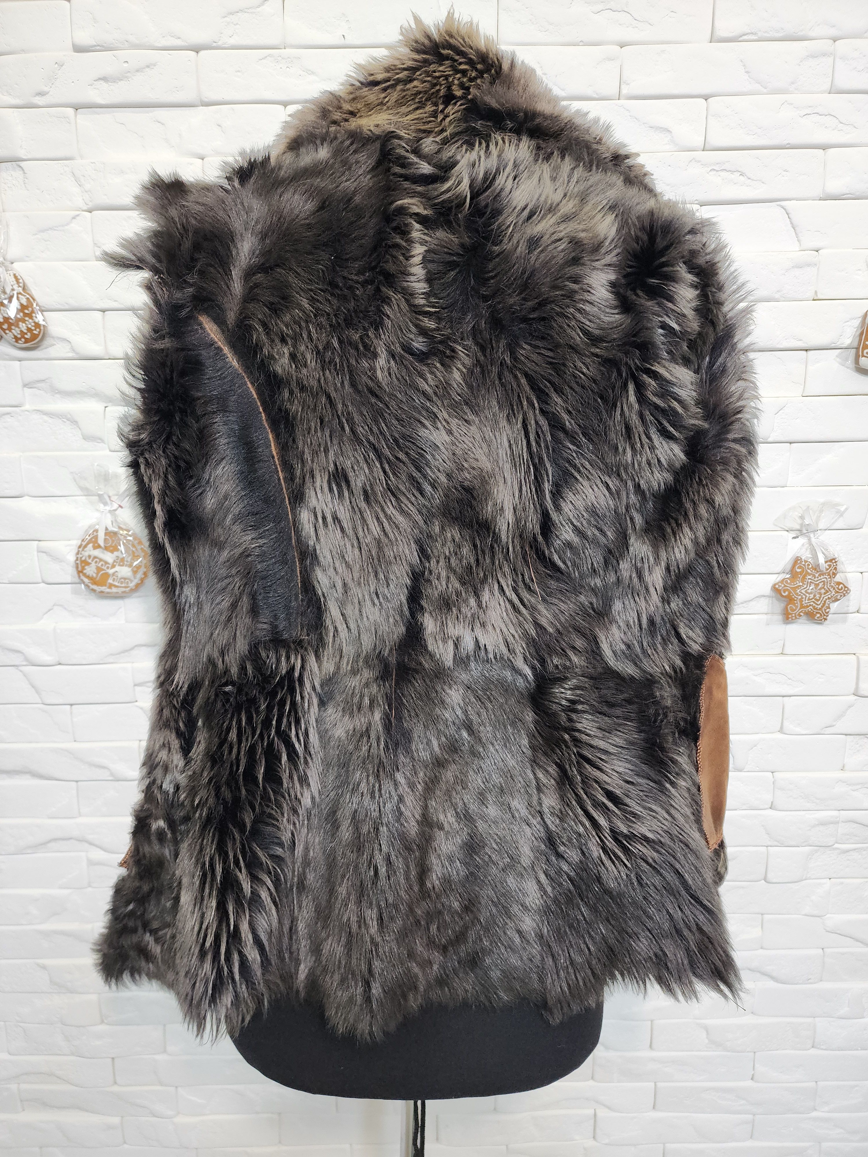 Uniqlo Brown Sheepskin Coat: Genuine Fur Hood, Metal Zipper. Size M / US 6-8 / IT 42-44 - 6 Thumbnail