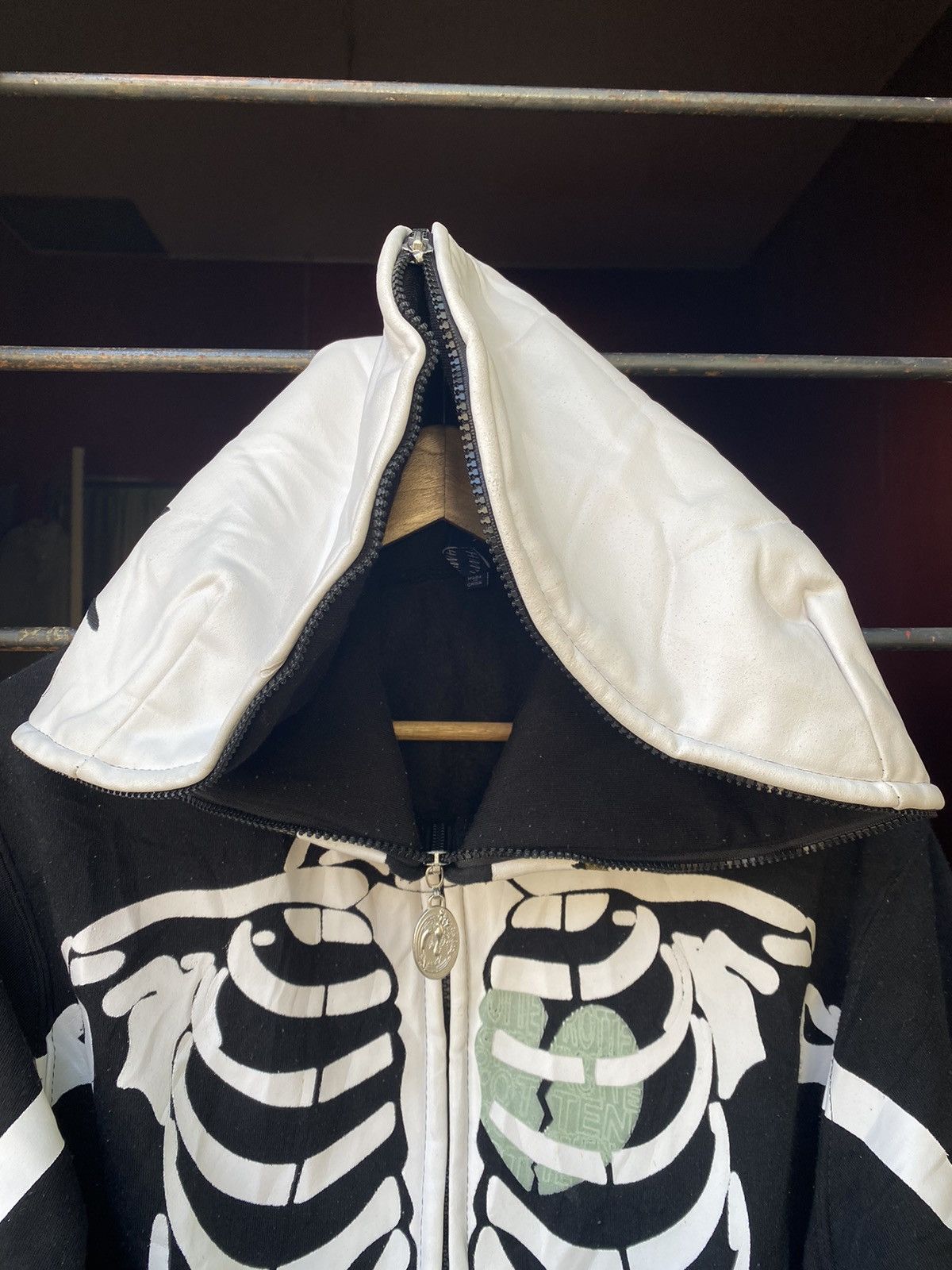 H&M H+M shark’s Skeleton zip up Black hoodie Size US XL / EU 56 / 4 - 6 Thumbnail