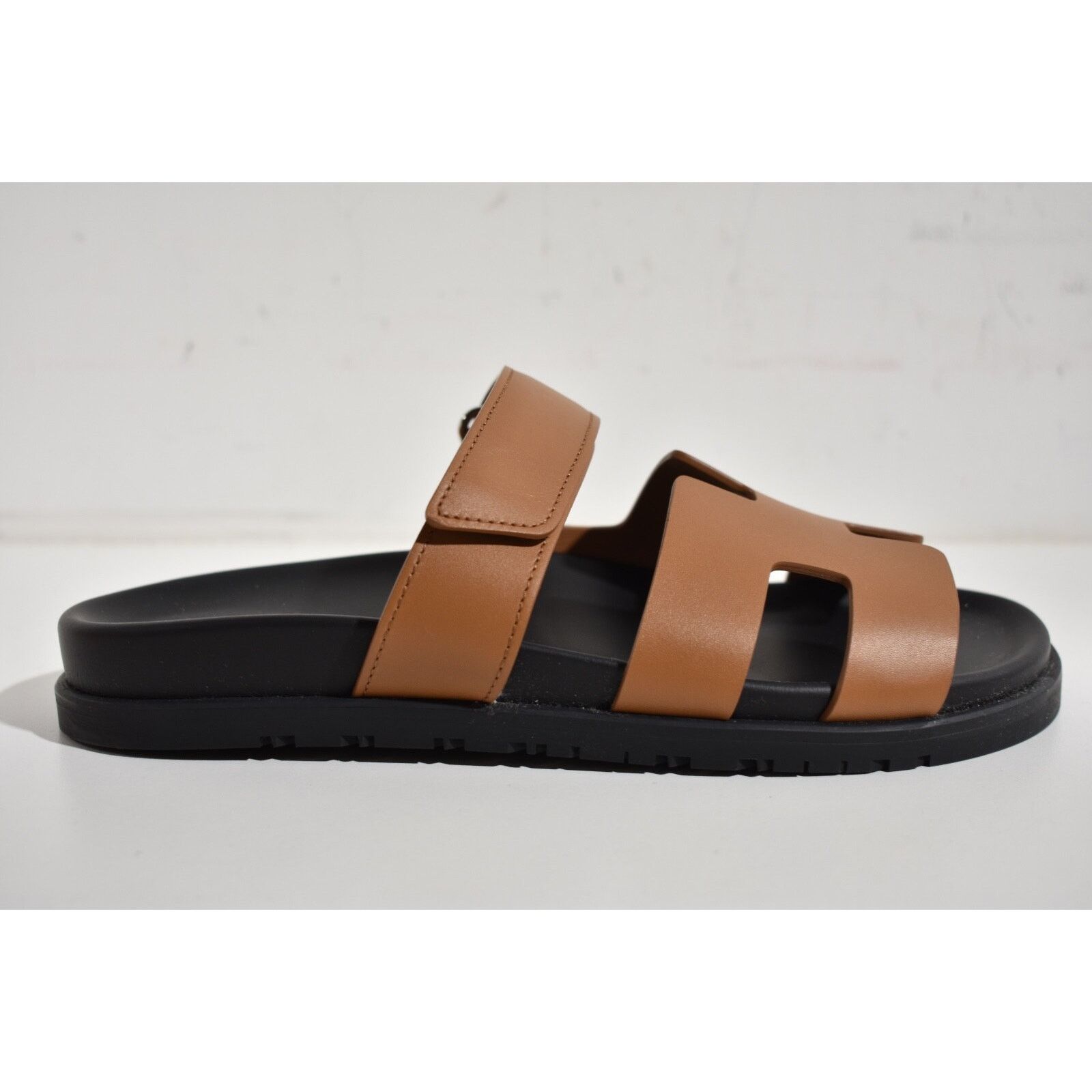 Hermes Hermes Chypre Sandal Natural Brown Leather Black Strap Size US 9.5 / IT 39.5 - 2 Thumbnail