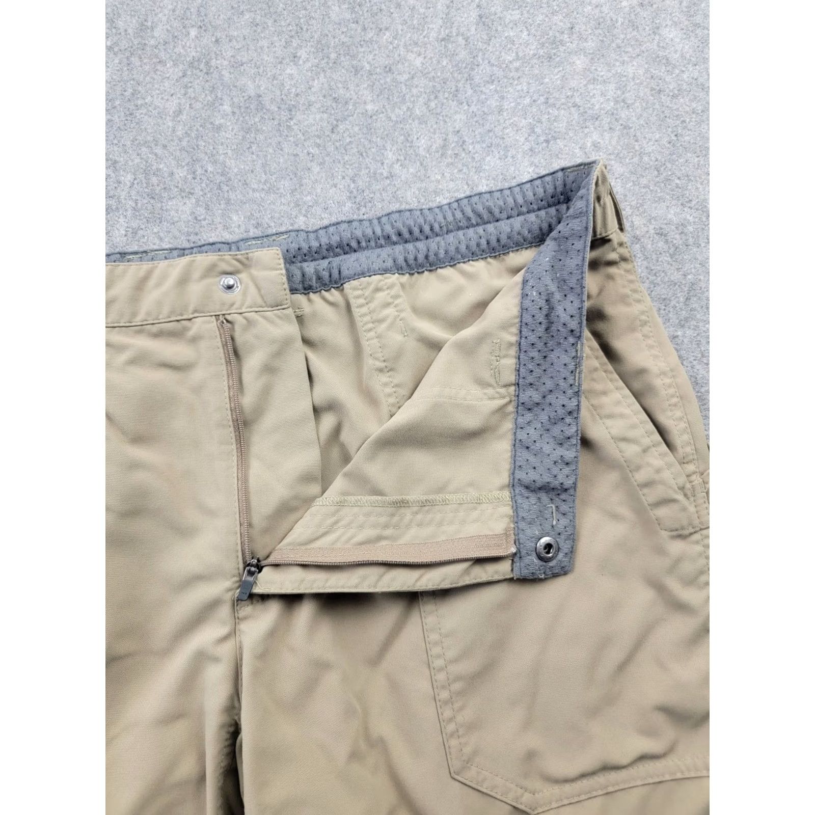 Vintage LL Bean Shorts Mens Large Brown Tan 100% Nylon Outdoor Cargo Casual Vintage? Size US 33 - 4 Thumbnail