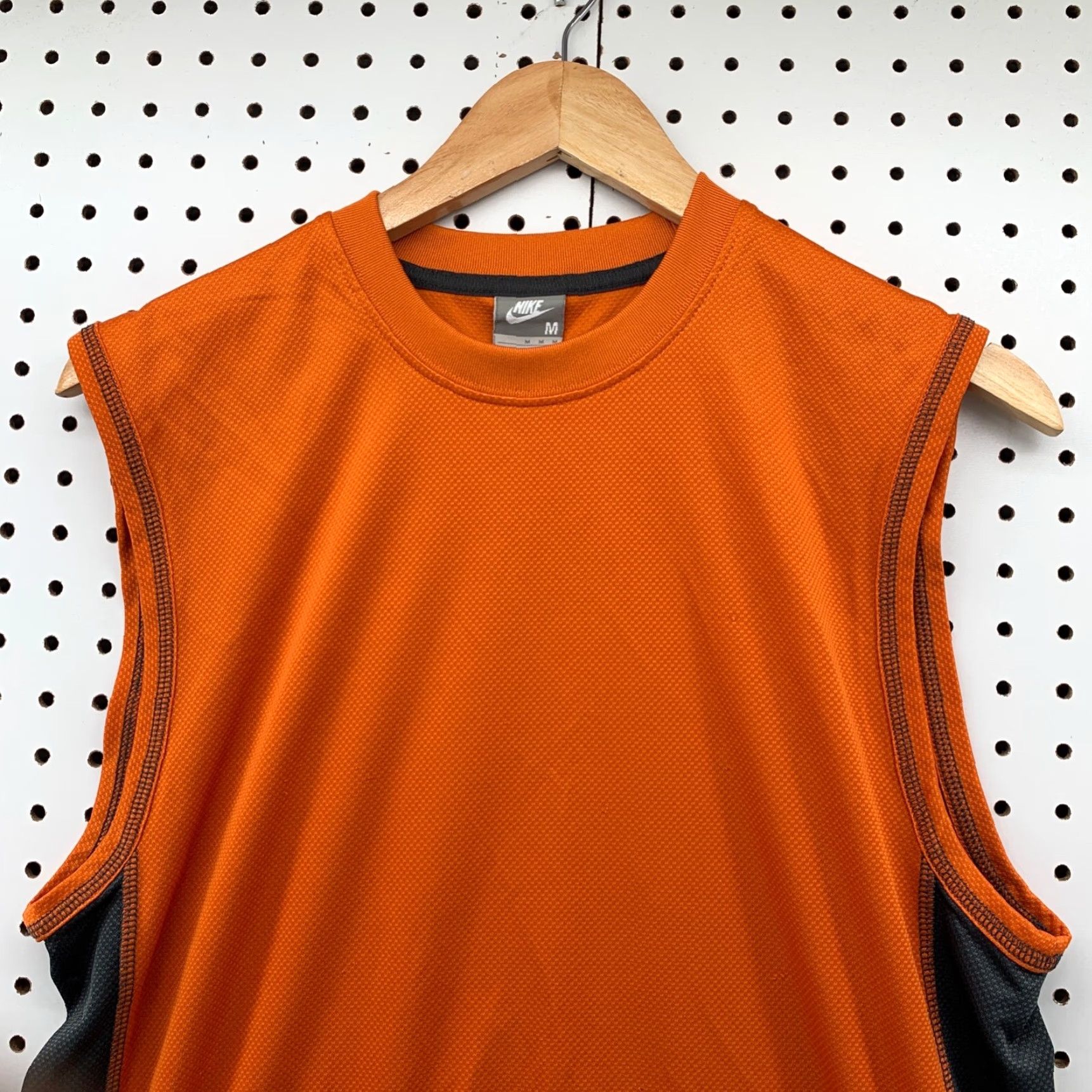 Nike VINTAGE Nike Basketball Sleeveless T-Shirt Mens Medium Orange 90s Sports Active Size US M / EU 48-50 / 2 - 2 Thumbnail