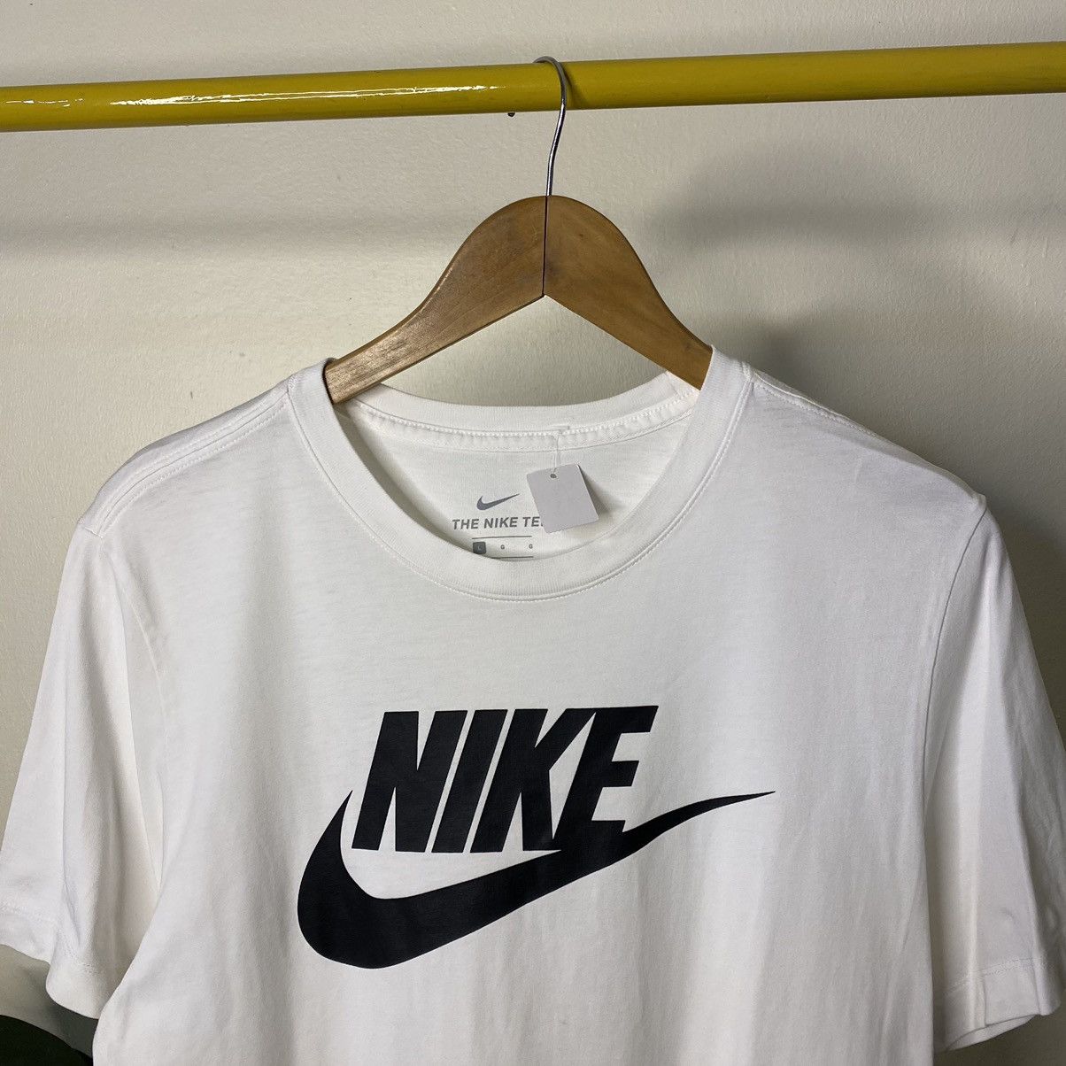 Nike Nike Swoosh White Tee Size US L / EU 52-54 / 3 - 2 Thumbnail