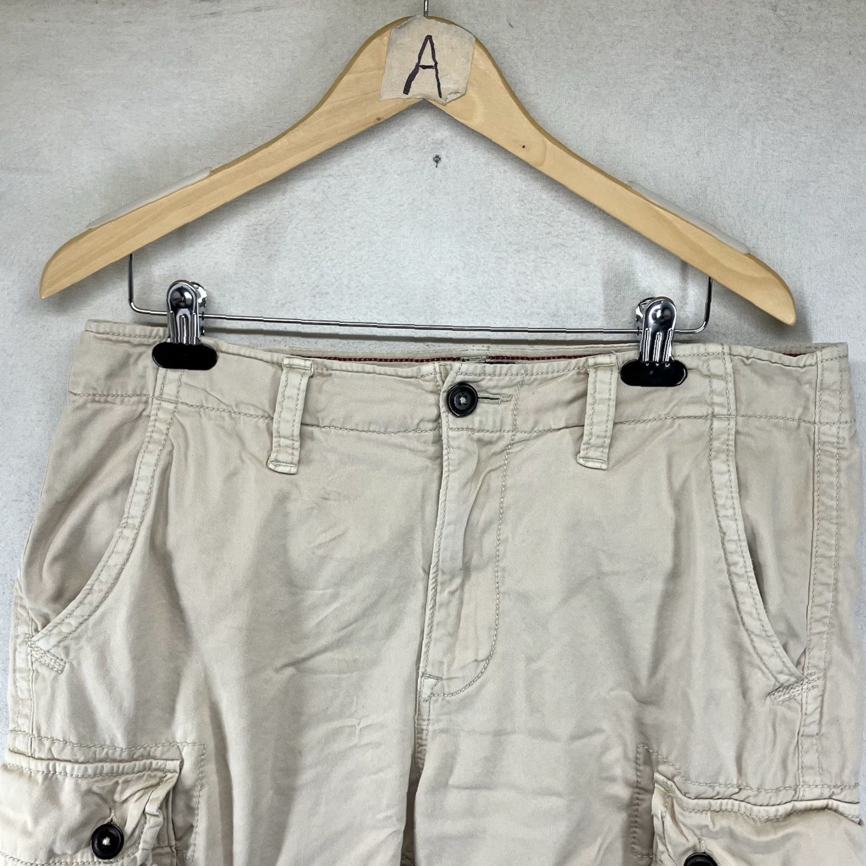 American Eagle Outfitters VINTAGE American Eagle Cargo Shorts Classic 33 Beige Baggy Pockets 36x10 Outdoor Mens Size US 33 - 6 Thumbnail
