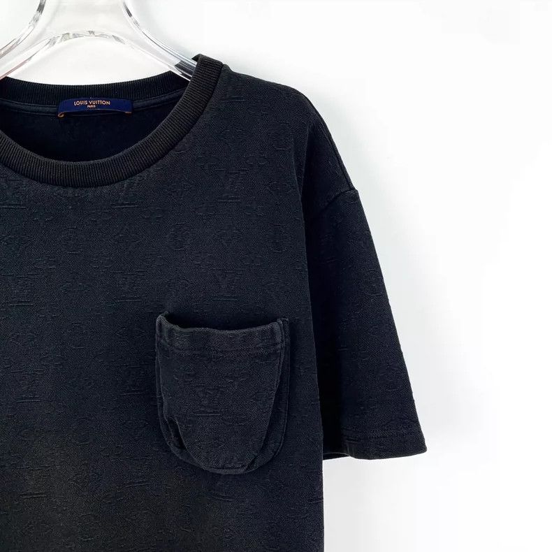 Louis Vuitton Louis Vuitton Black logo dark print cotton crew neck short Size US XL / EU 56 / 4 - 3 Thumbnail