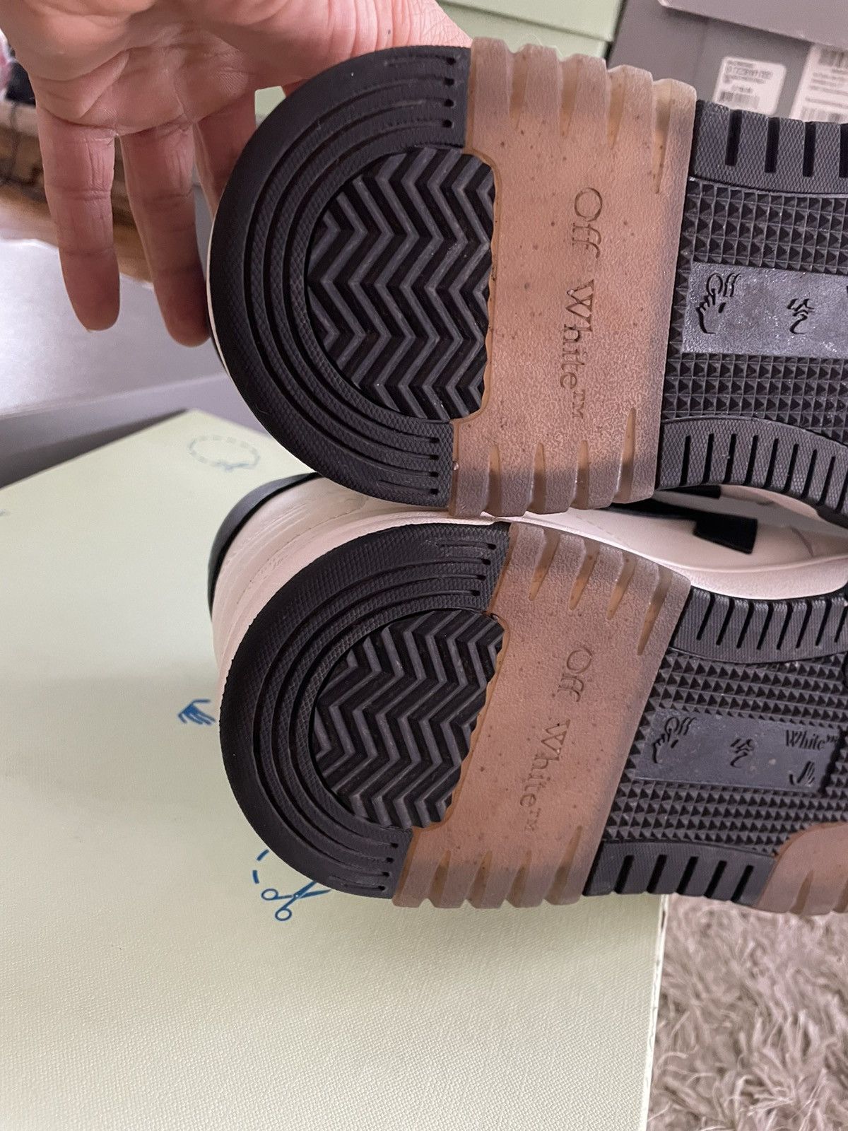 Off-White Off White Out of Office White/Black Size US 13 / EU 46 - 9 Thumbnail