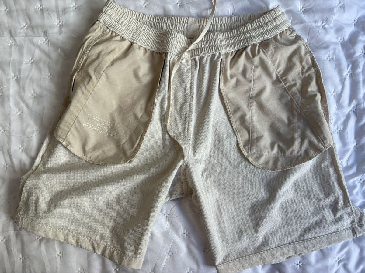 Outdoor Voices Outdoor Voices RecTrek 7” short (size small ~30W Size US 30 / EU 46 - 5 Thumbnail