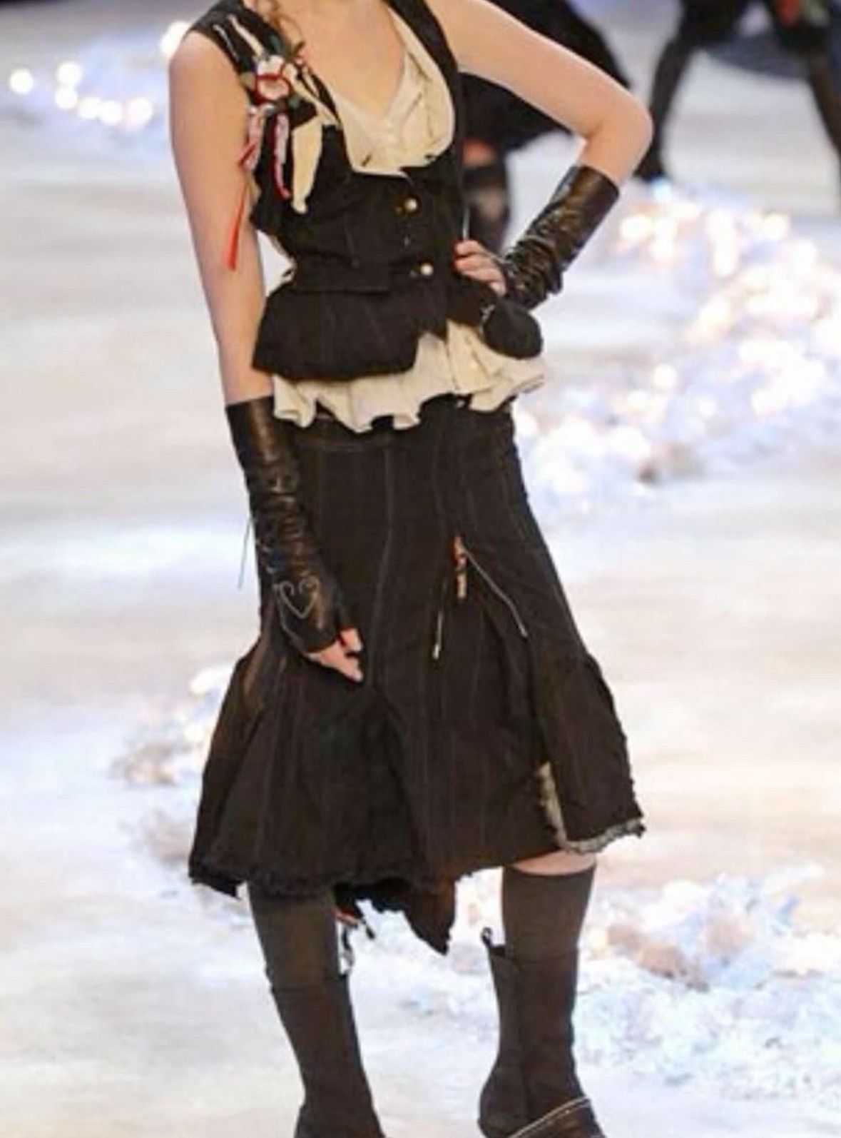 Marithe + Francois Girbaud Marithe + Francois Girbaud F/W 2005 denim skirt runway piece Size 27" / US 4 / IT 40 - 2 Thumbnail