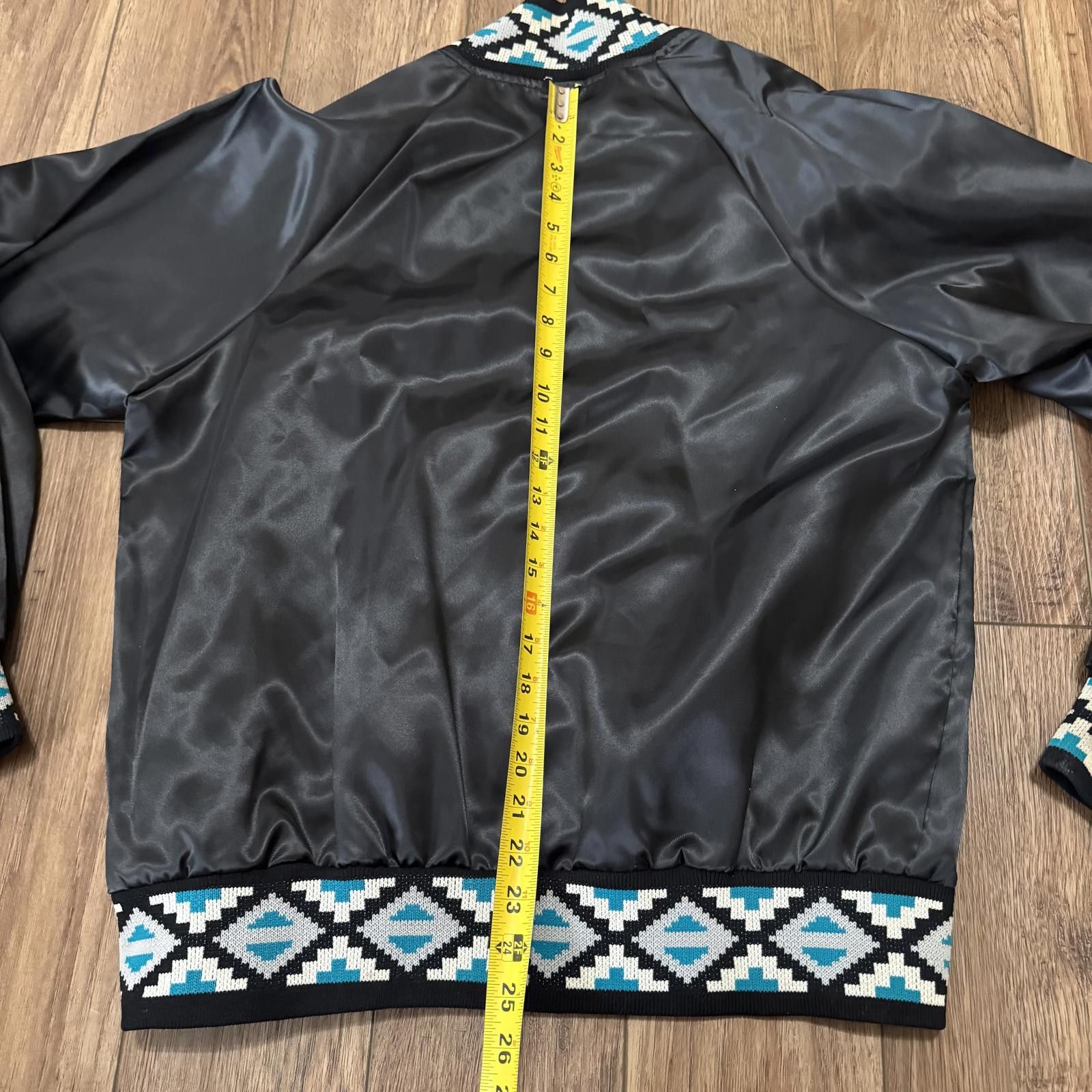 Black Sheep Vintage 80s Aztec Satin Southwestern Bomber Jacket Size L Size US L / EU 52-54 / 3 - 8 Thumbnail
