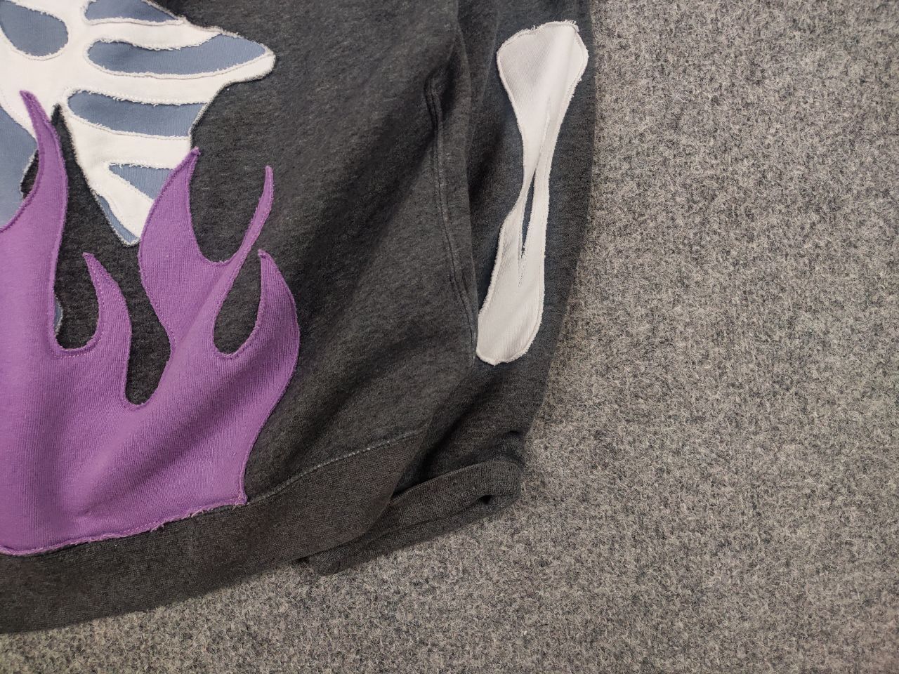 Nike Rare reworked nike skeleton Logo vintage Sweatshirt Y2K Size US L / EU 52-54 / 3 - 7 Thumbnail