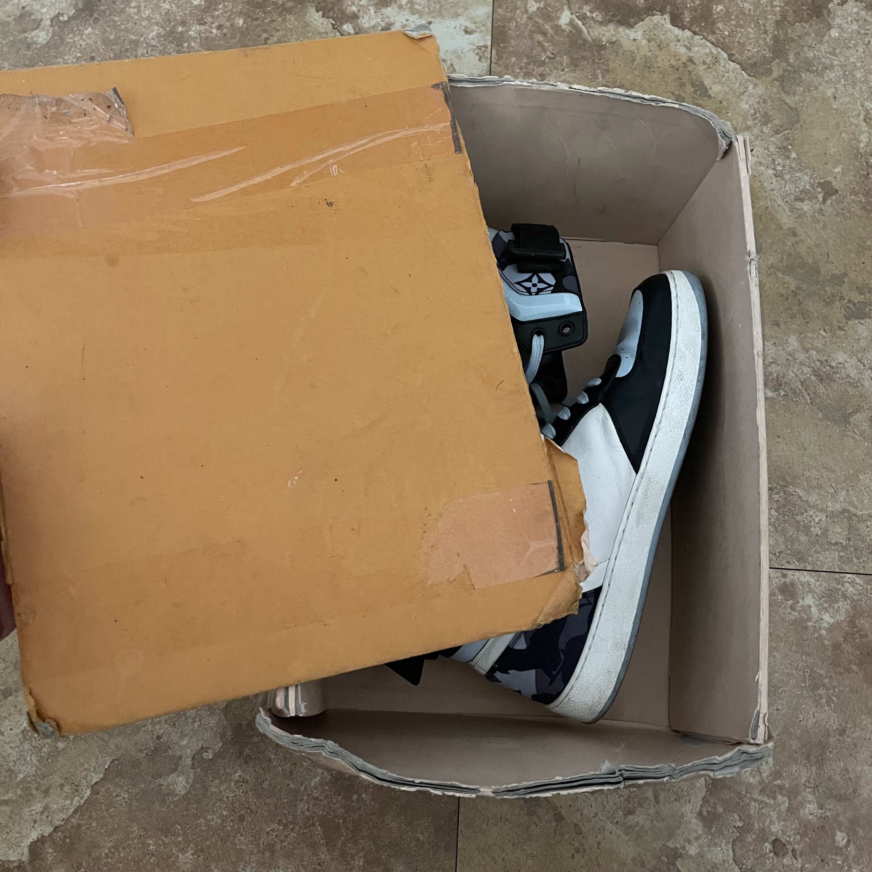 Louis Vuitton Louis Vuitton Rivoli High Top Sneaker Size US 8 / EU 41 - 3 Thumbnail