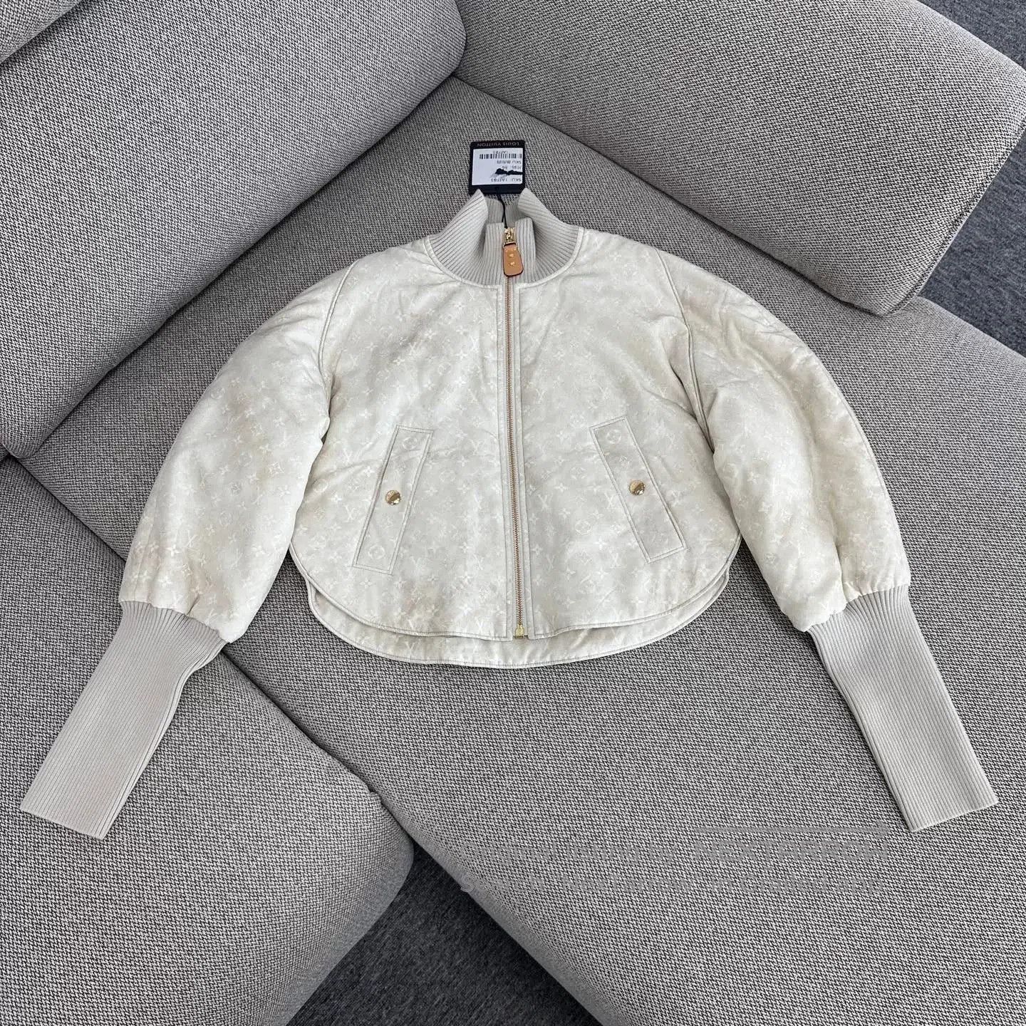 Louis Vuitton Louis Vuitton SS24 Logo Puffer Jacket. Size US XS / EU 42 / 0 - 1 Thumbnail