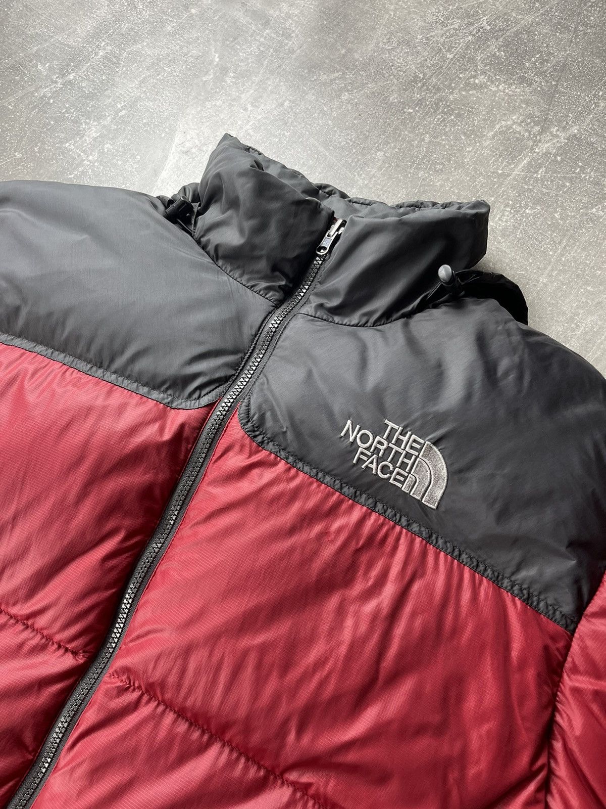 The North Face The North Face 700 Goose Down Puffer Nylon Jacket Red Black Size US L / EU 52-54 / 3 - 11 Thumbnail
