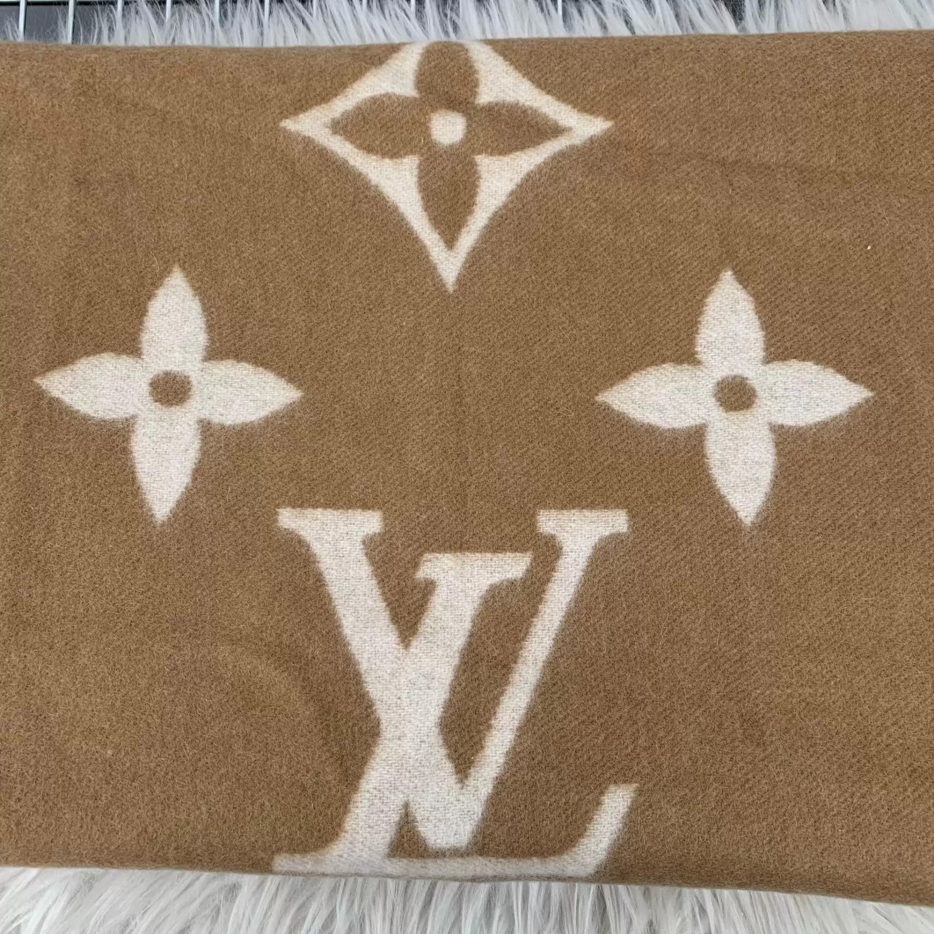 Louis Vuitton LV Cashmere Scarf Milk Tea Color Like New Size ONE SIZE - 8 Thumbnail