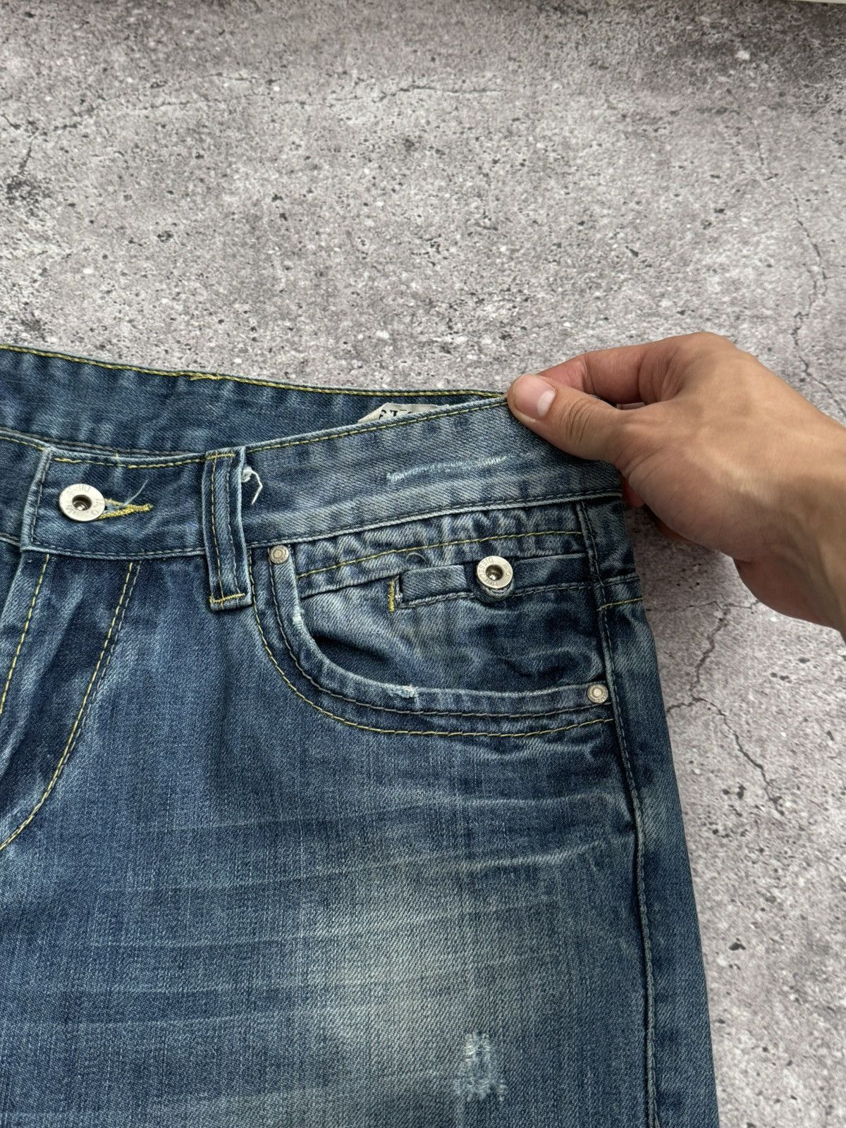 Diesel × Vintage Vintage Diesel Y2K distressed dirty jeans pants Size US 33 - 9 Thumbnail