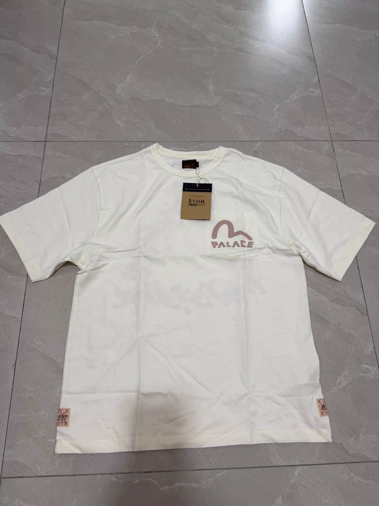 Off-White PALACE × EVISU SS26 Pocket SS Tee Off White L New Size US L / EU 52-54 / 3 - 1 Thumbnail