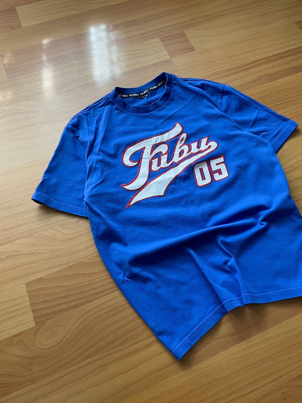 Fubu Vintage Fubu 05 Centre Logo Rap T-shirt Size US L / EU 52-54 / 3 - 2 Thumbnail